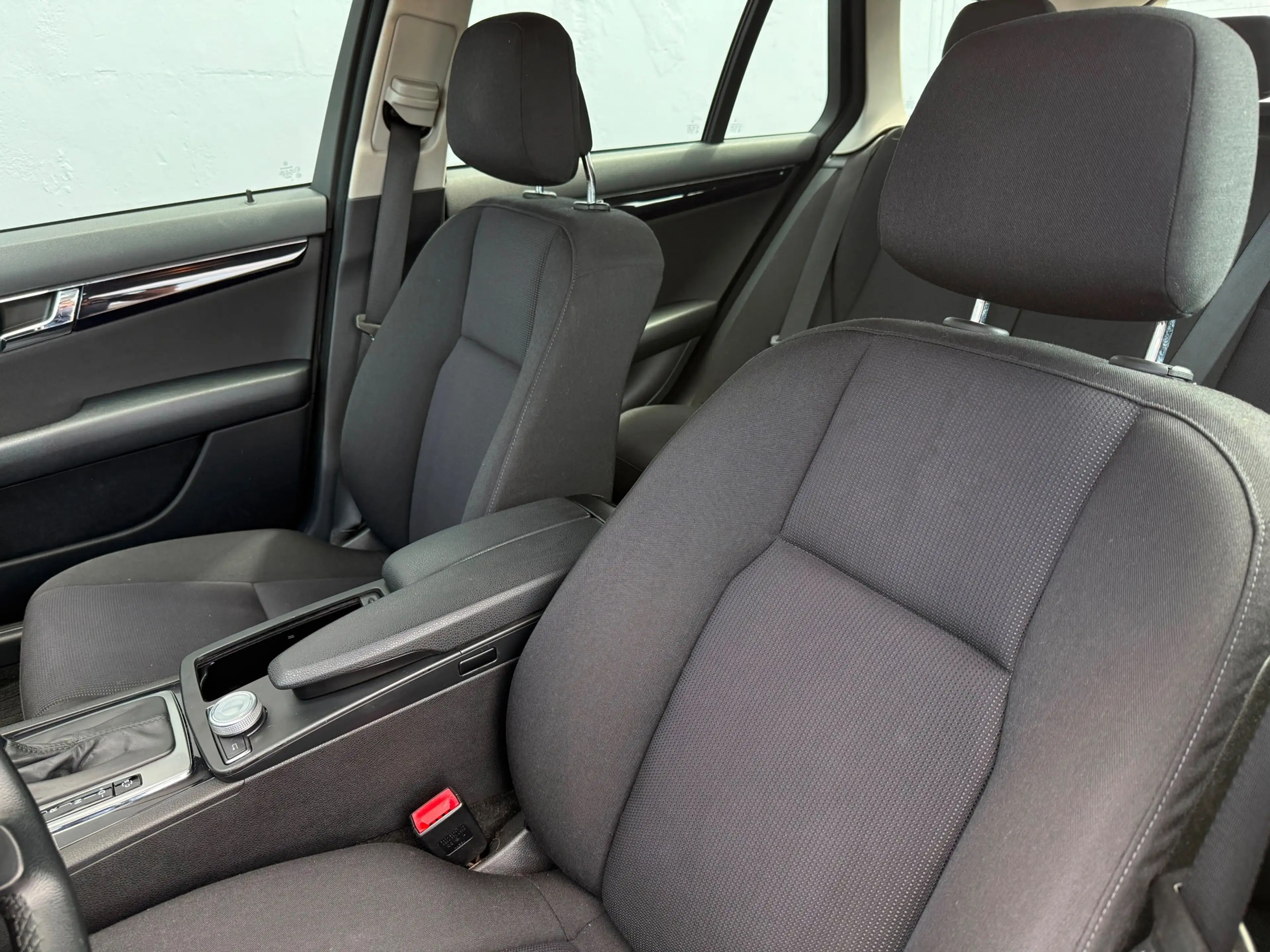 Mercedes-Benz C 180 Estate CGI BlueEFFICIENCY Business Class — photo 8