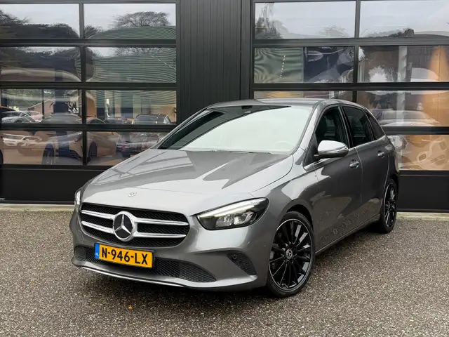 Mercedes-Benz B 180 Premium Plus LED Navi Stoelverw. Trekh.