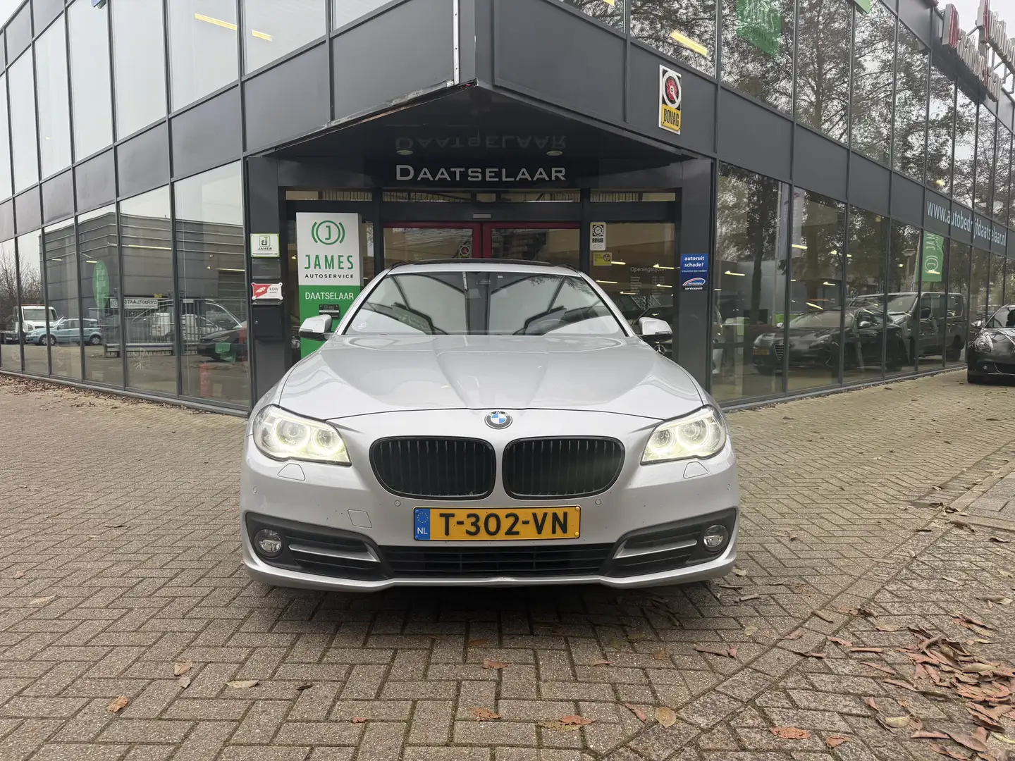 BMW 520 5-serie Touring 520i High Executive Sportstoelen P Grijs - 2