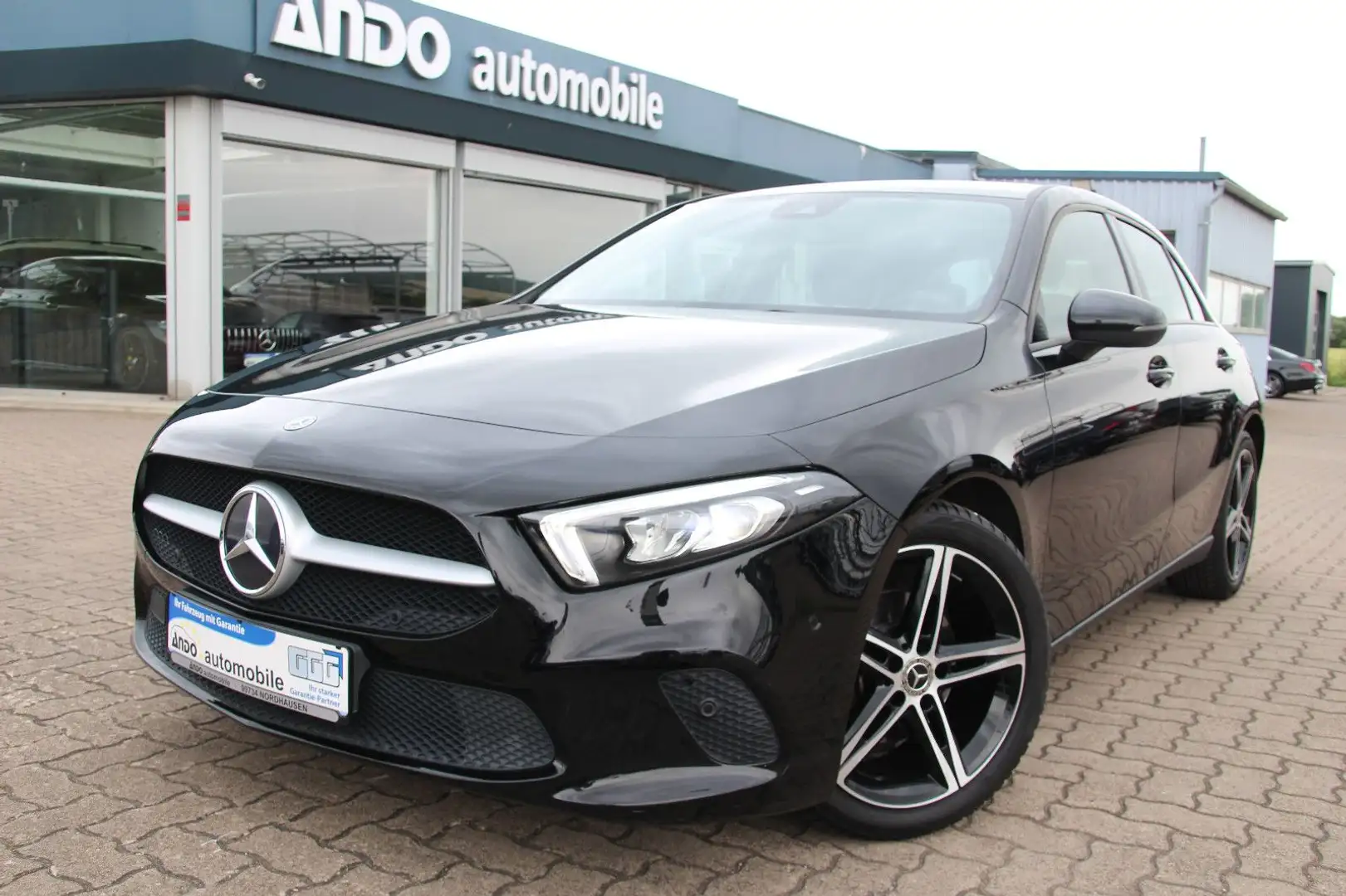 Mercedes-Benz A 180 d MBUX/LED/Kamera/Spurhalte/2Hand/18Zoll Schwarz - 2