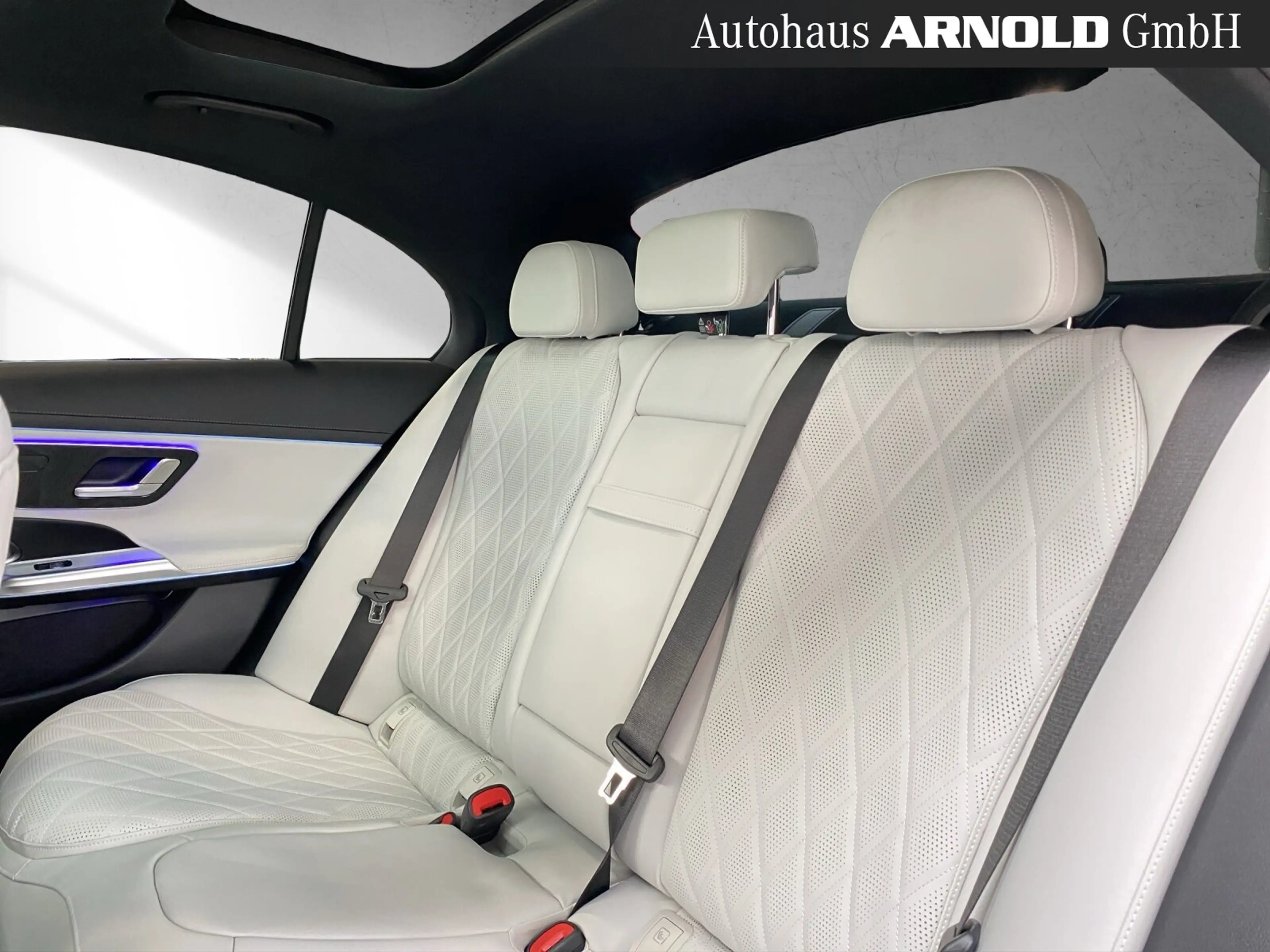 Mercedes-Benz E 450 E 450 d 4M AMG Line SUPERSCR 360° AIRM HUD Pano — photo 10