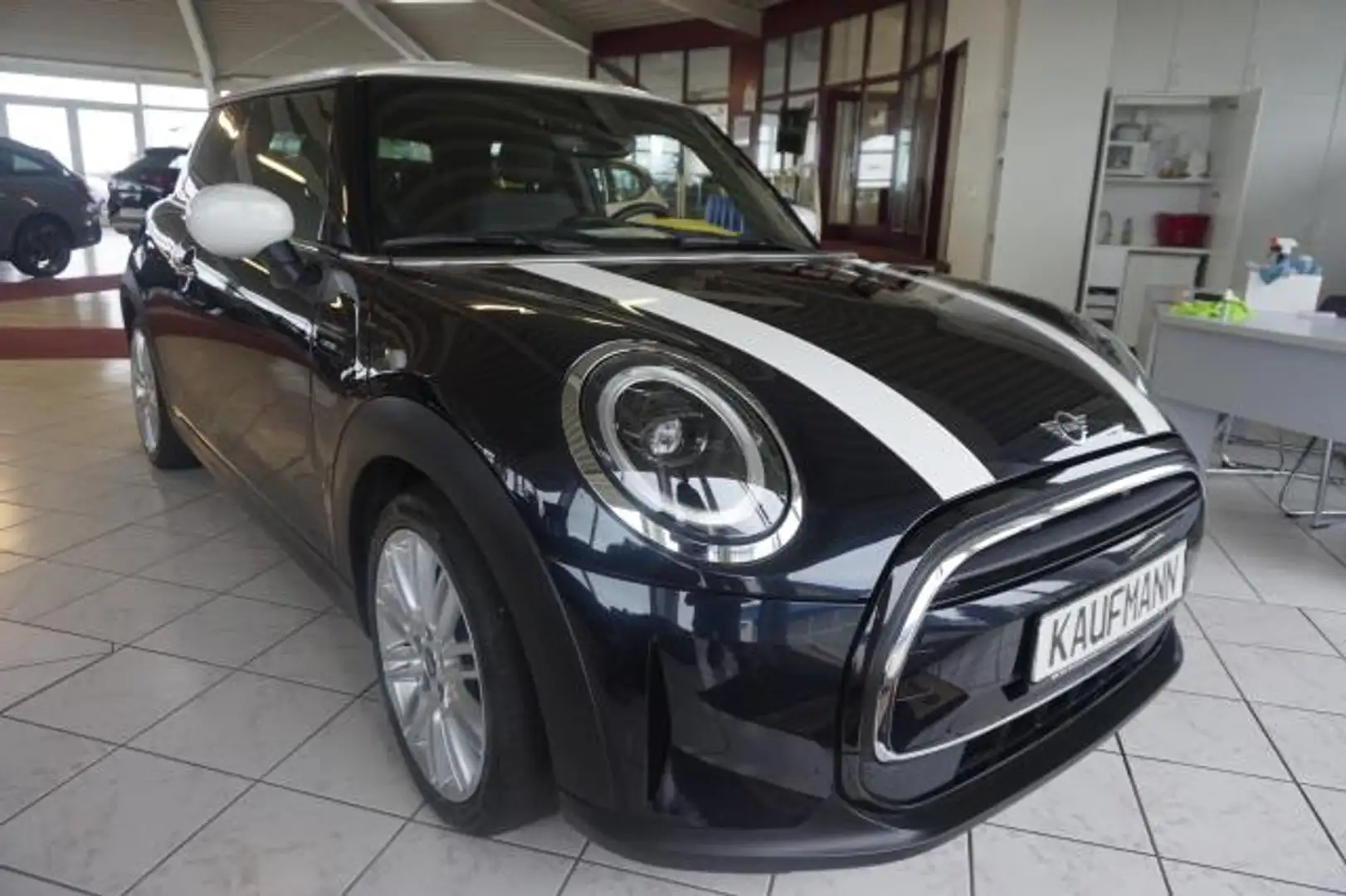 MINI Cooper COOPER 1,5 CAMDEN LEDER NAVI LED SHZ TEMPOMAT 17" Schwarz - 2