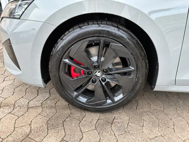 Skoda Octavia view 5