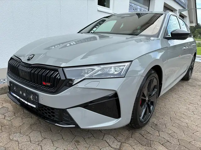 Skoda Octavia view 2