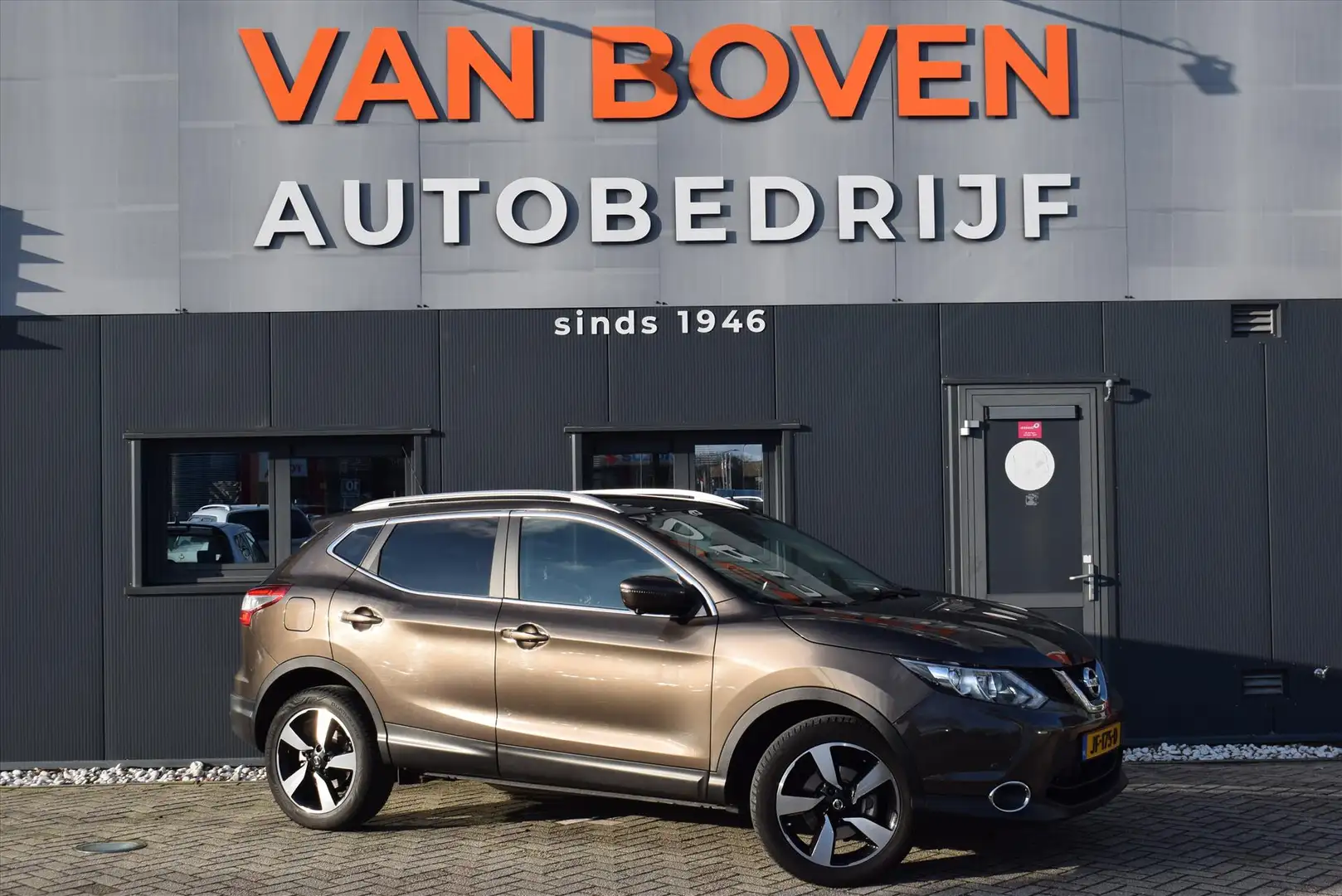 Nissan Qashqai 1.2 115pk DIG-T XTRONIC N-Connecta Braun - 1