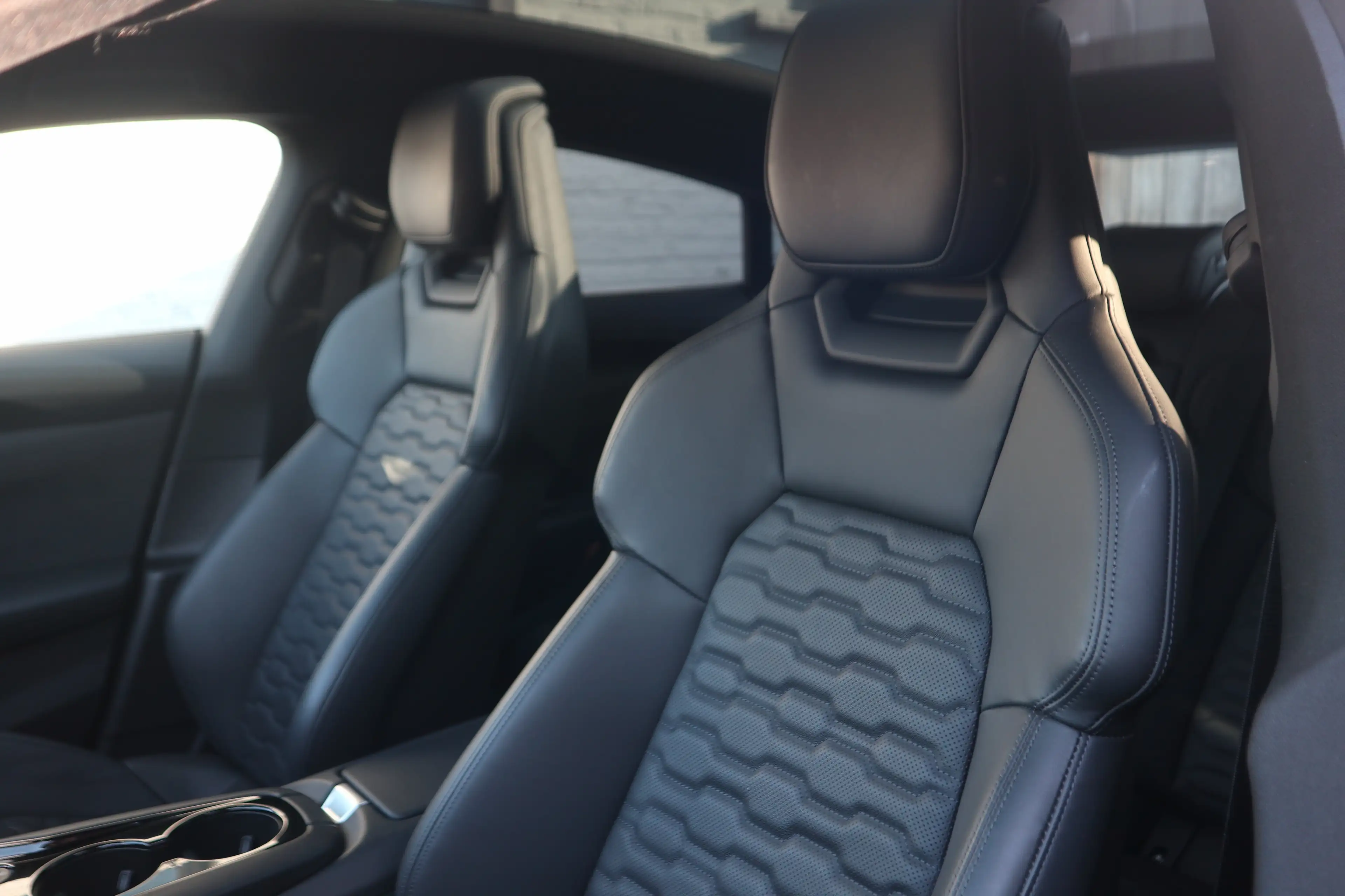Audi e-tron GT Adapt/Pano/B&O/Leder/Laser Matrix/360°/Head-up — photo 13