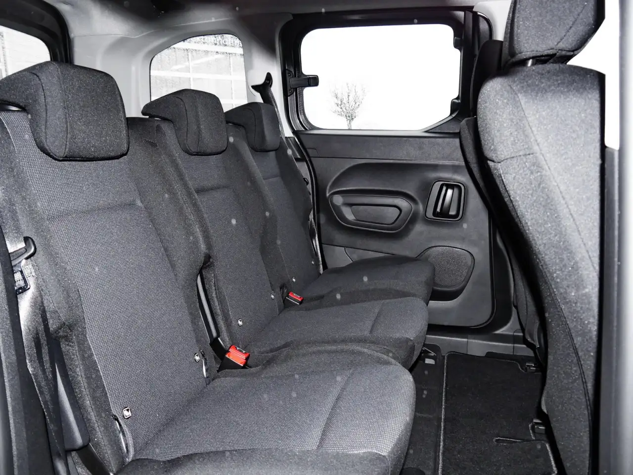 Peugeot Rifter -e Active Pack L1 136 NAVI+11kW-Charger Klima 8