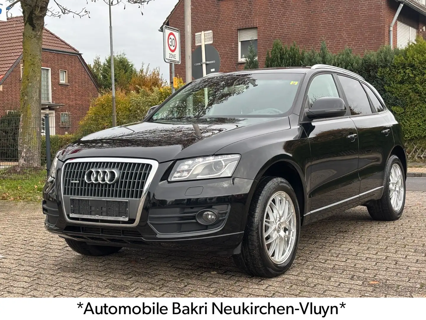 Audi Q5 2.0 TDI Quattro-Euro 5-TÜV-Insp Neu AHK *TOP* Schwarz - 1