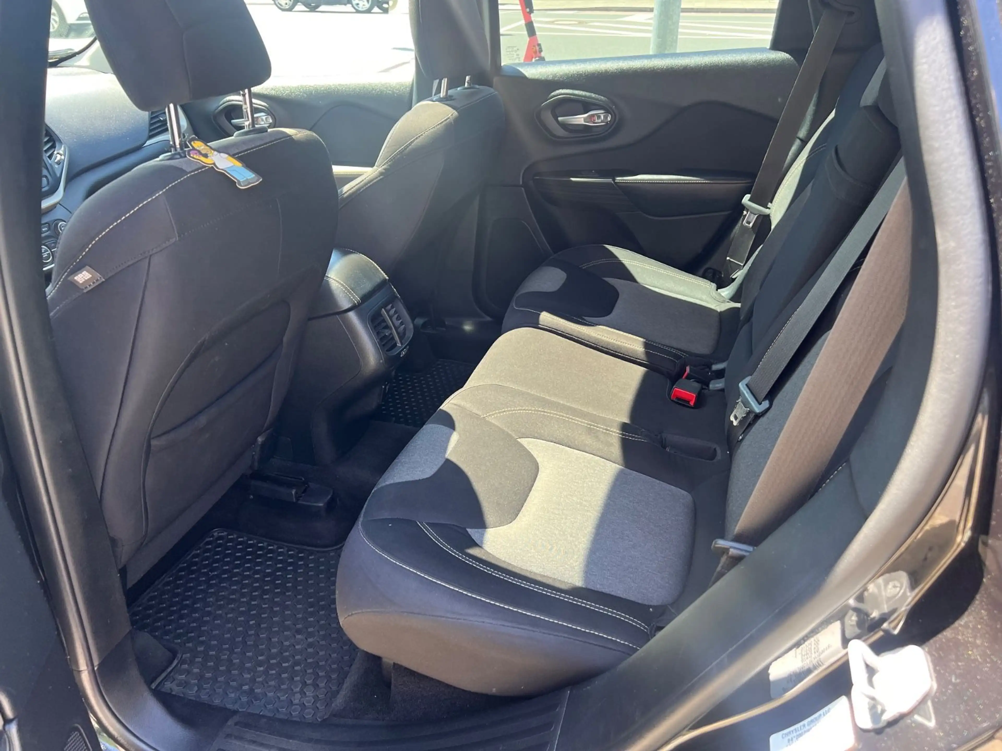 Jeep Cherokee Longitude Automatik 4WD/Navi/SHZ/Pano — photo 12