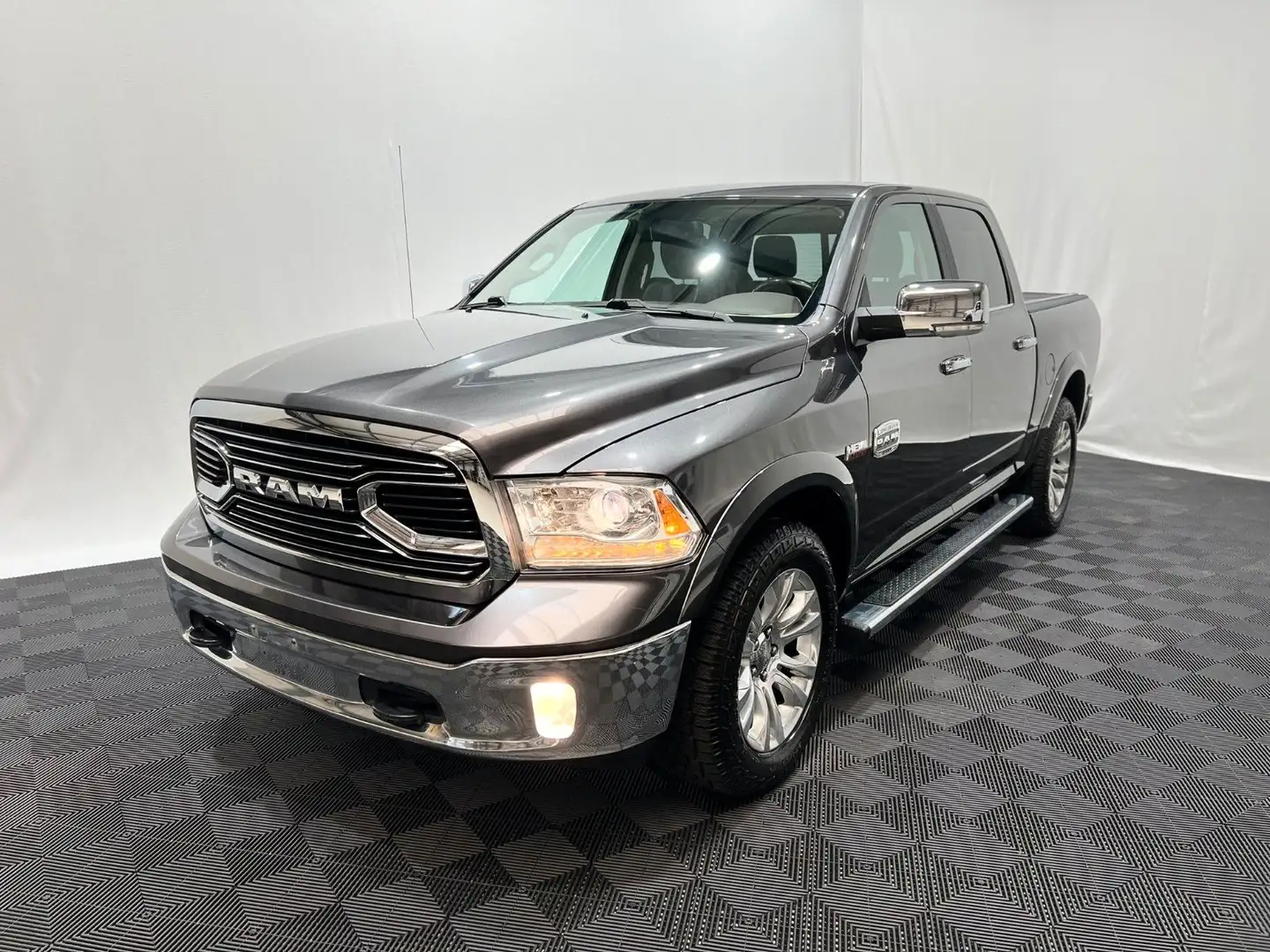 Dodge RAM 1500 Longhorn 5,7L V8 Hemi Crew Cab 4x4  LPG Szürke - 2