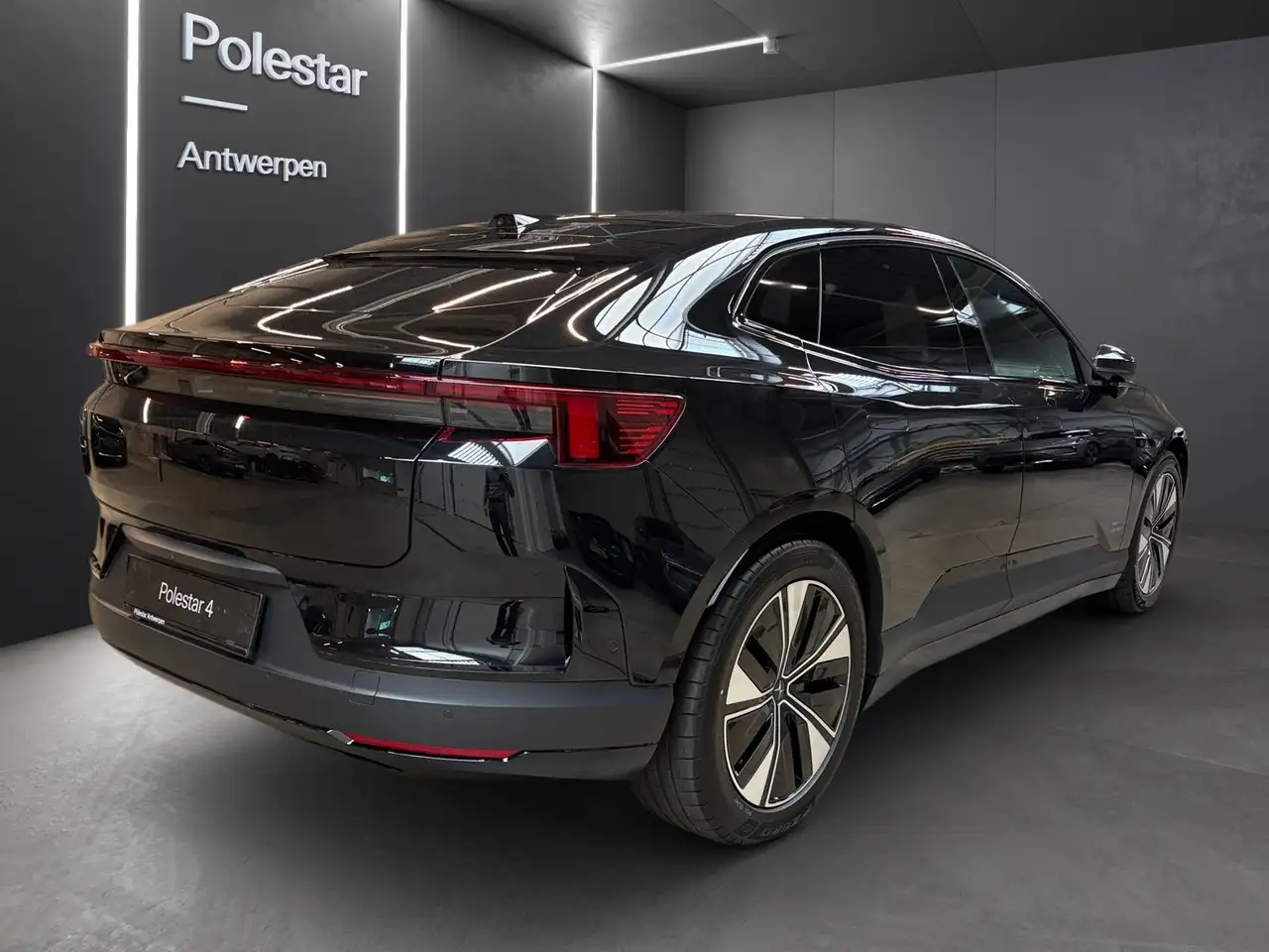 Polestar 4 2025