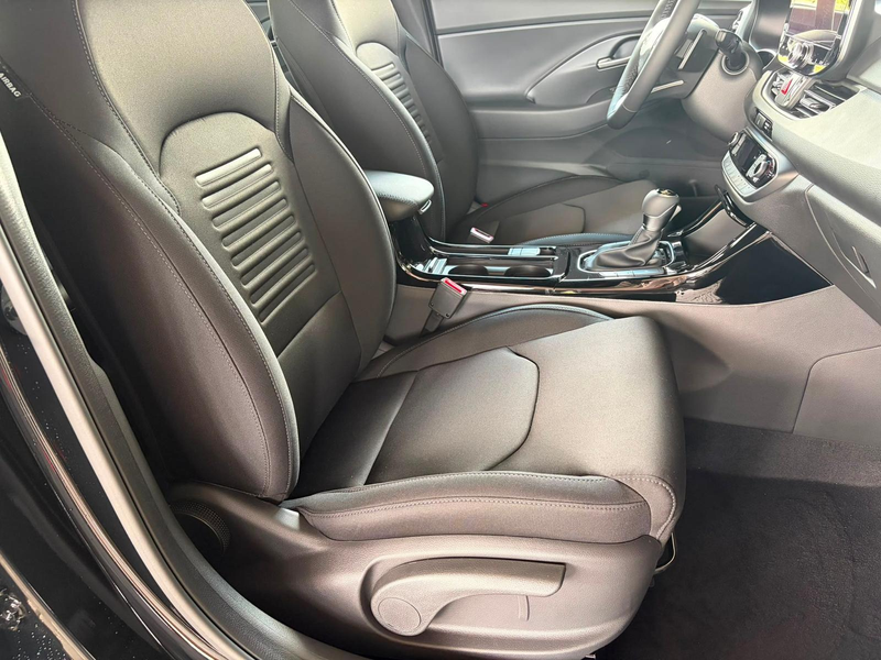 Hyundai i30 Kombi Comfort Plus 1.0 TGDI DCT/ Navi / Sitz + ... — photo 9