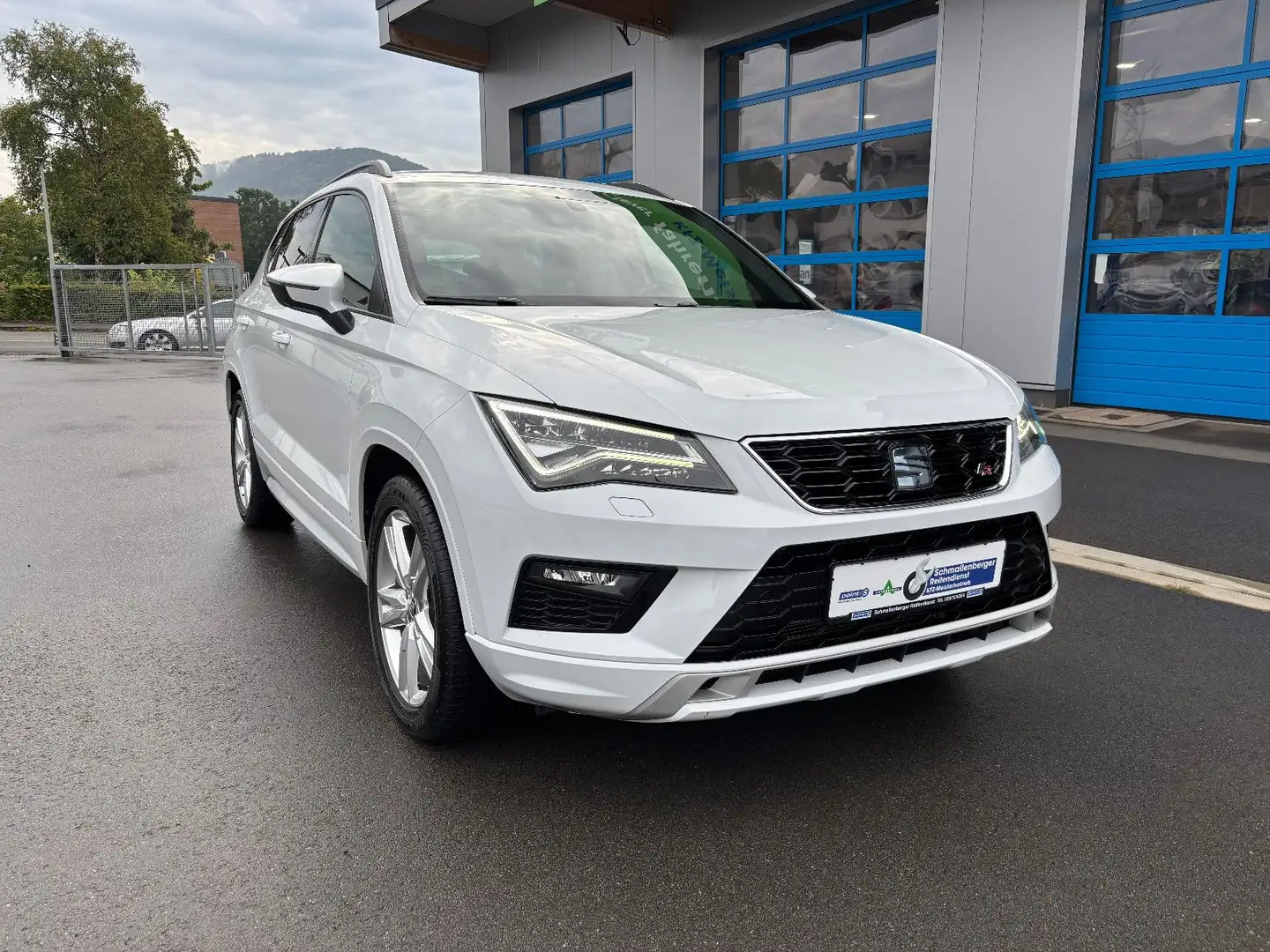 SEAT Ateca FR DSG 4Drive LED NAV AHK ACC 18" LEDER Blanc - 2
