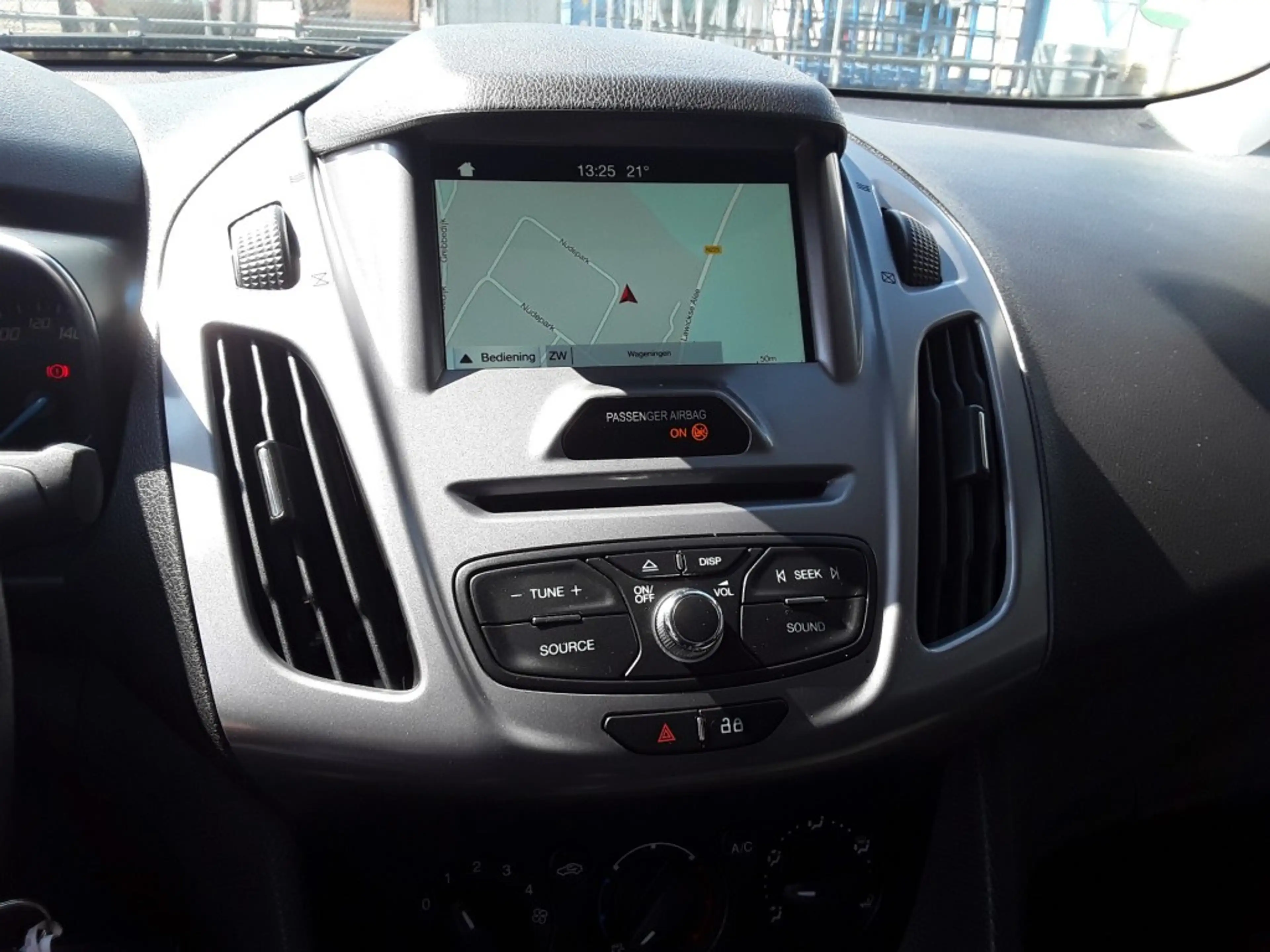 Ford Transit Connect 1.5 TDCI L1 TREND — photo 6