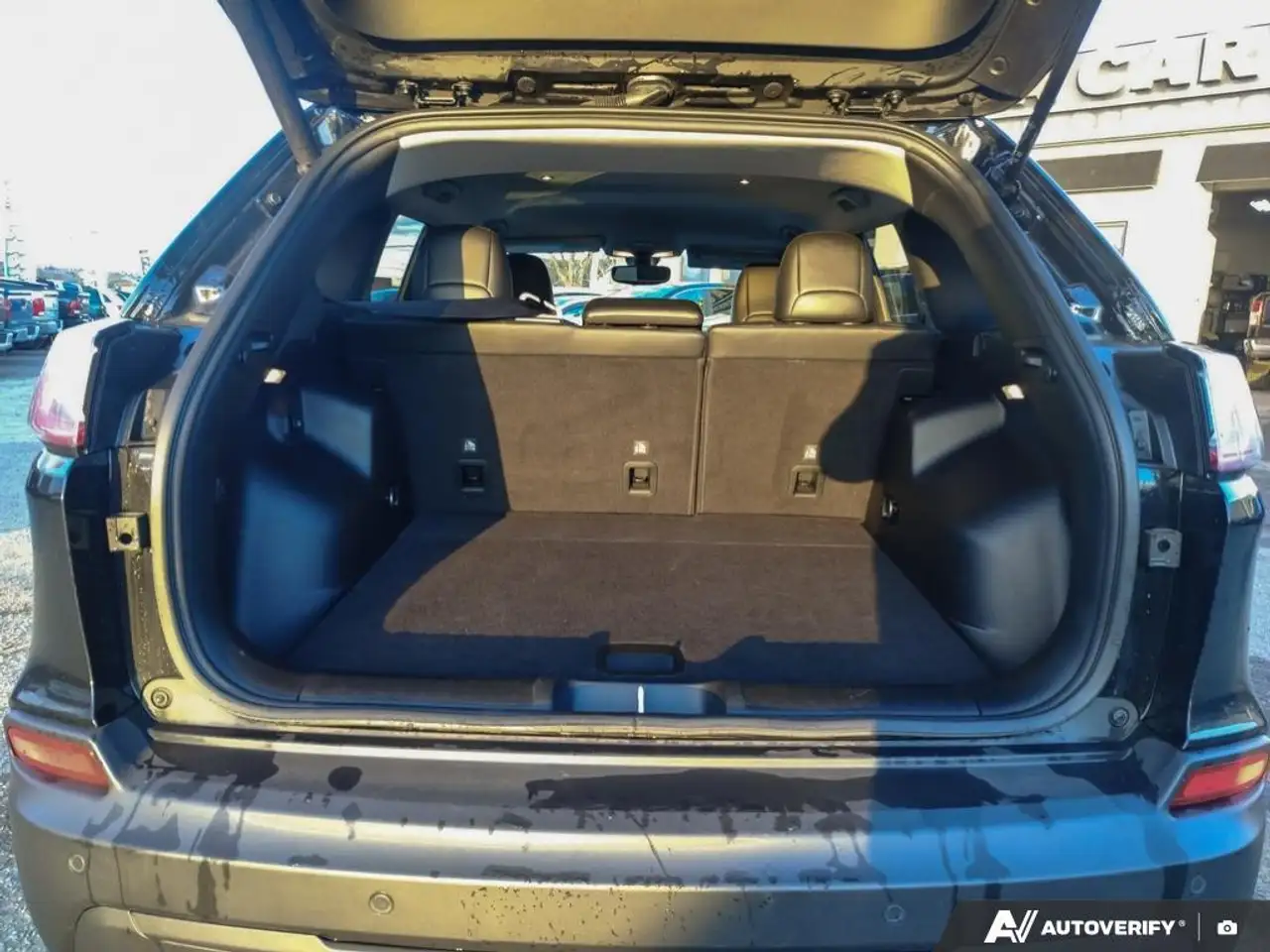Jeep Cherokee снимка Jeep Cherokee