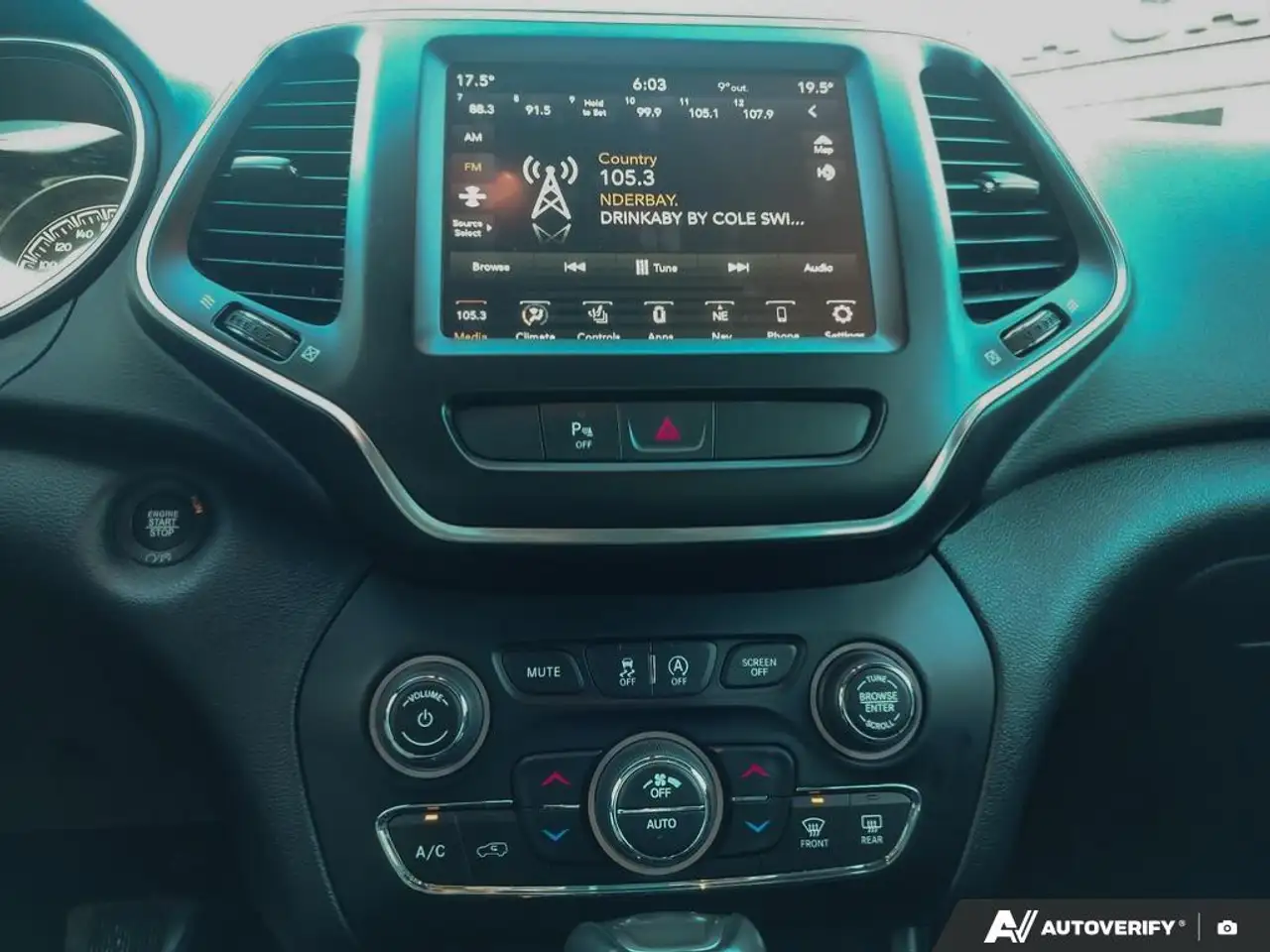 Jeep Cherokee снимка Jeep Cherokee
