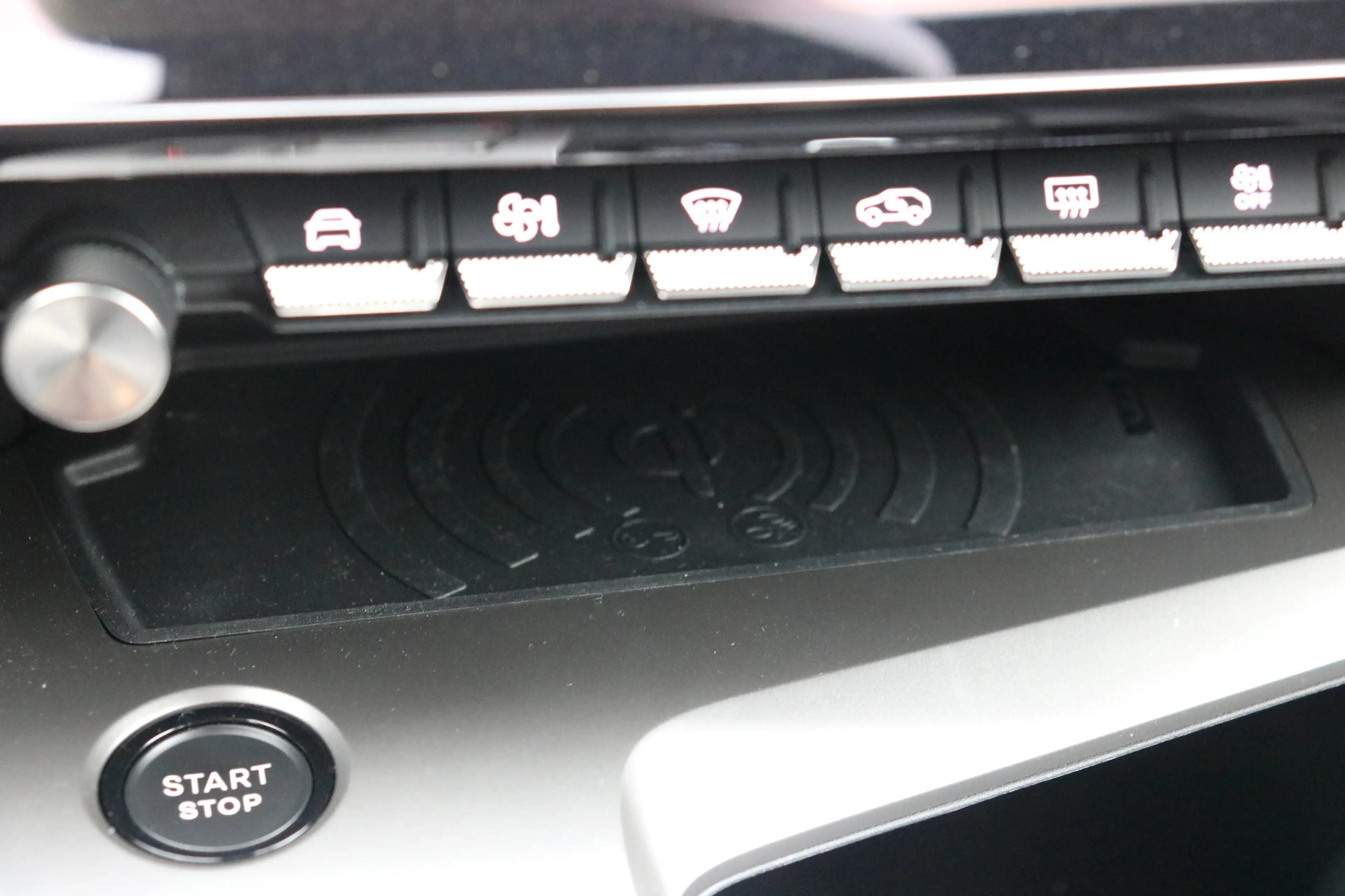 Peugeot 408 1.2 Allure Hybrid 145 | Navi | Stoel en stuurverwa — photo 42