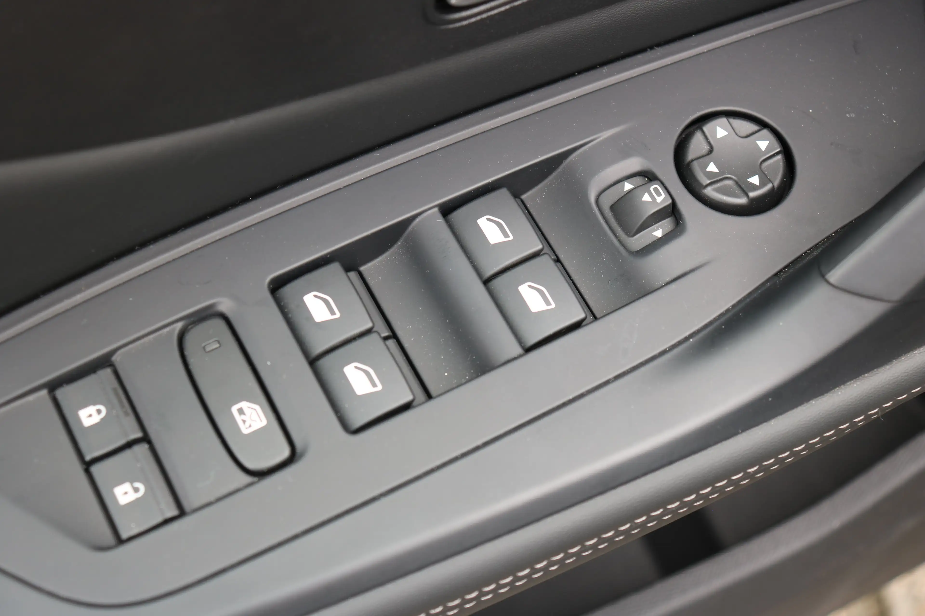 Peugeot 408 1.2 Allure Hybrid 145 | Navi | Stoel en stuurverwa — photo 49
