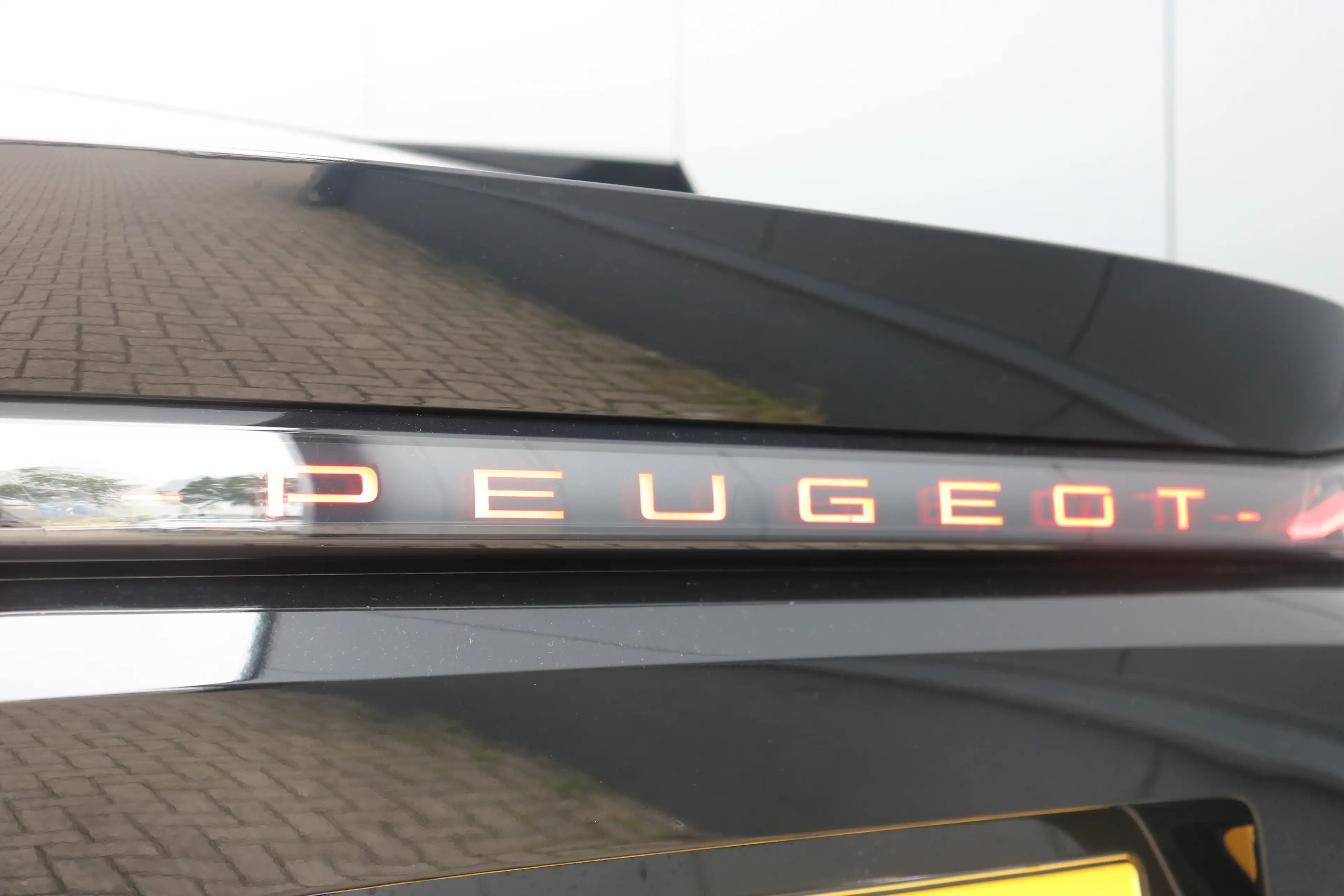 Peugeot 408 1.2 Allure Hybrid 145 | Navi | Stoel en stuurverwa — photo 9