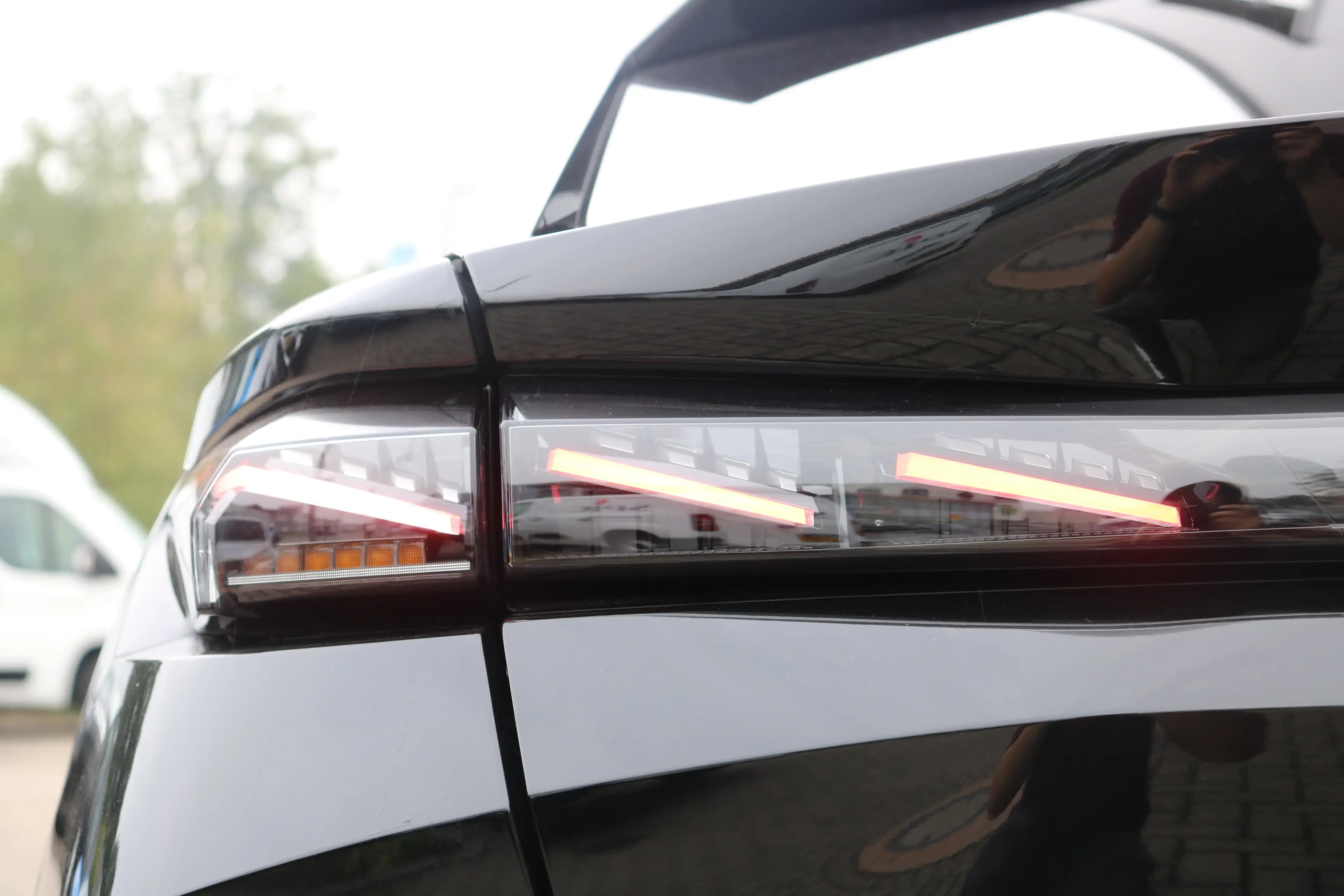 Peugeot 408 1.2 Allure Hybrid 145 | Navi | Stoel en stuurverwa — photo 8