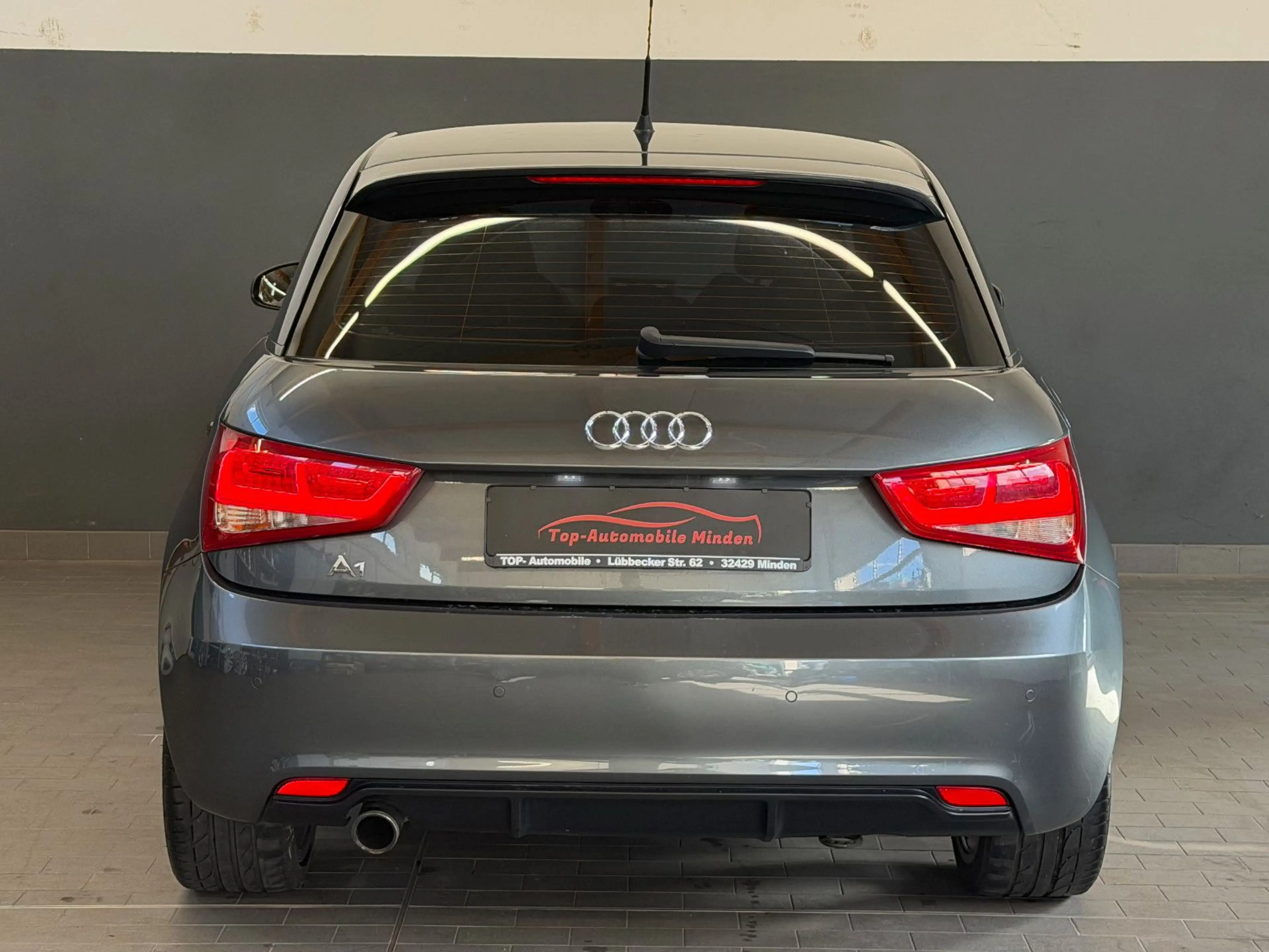 Audi A1 1.6 S-line/Sportpaket/KLIMA/1HAND/TÜV NEU — photo 5
