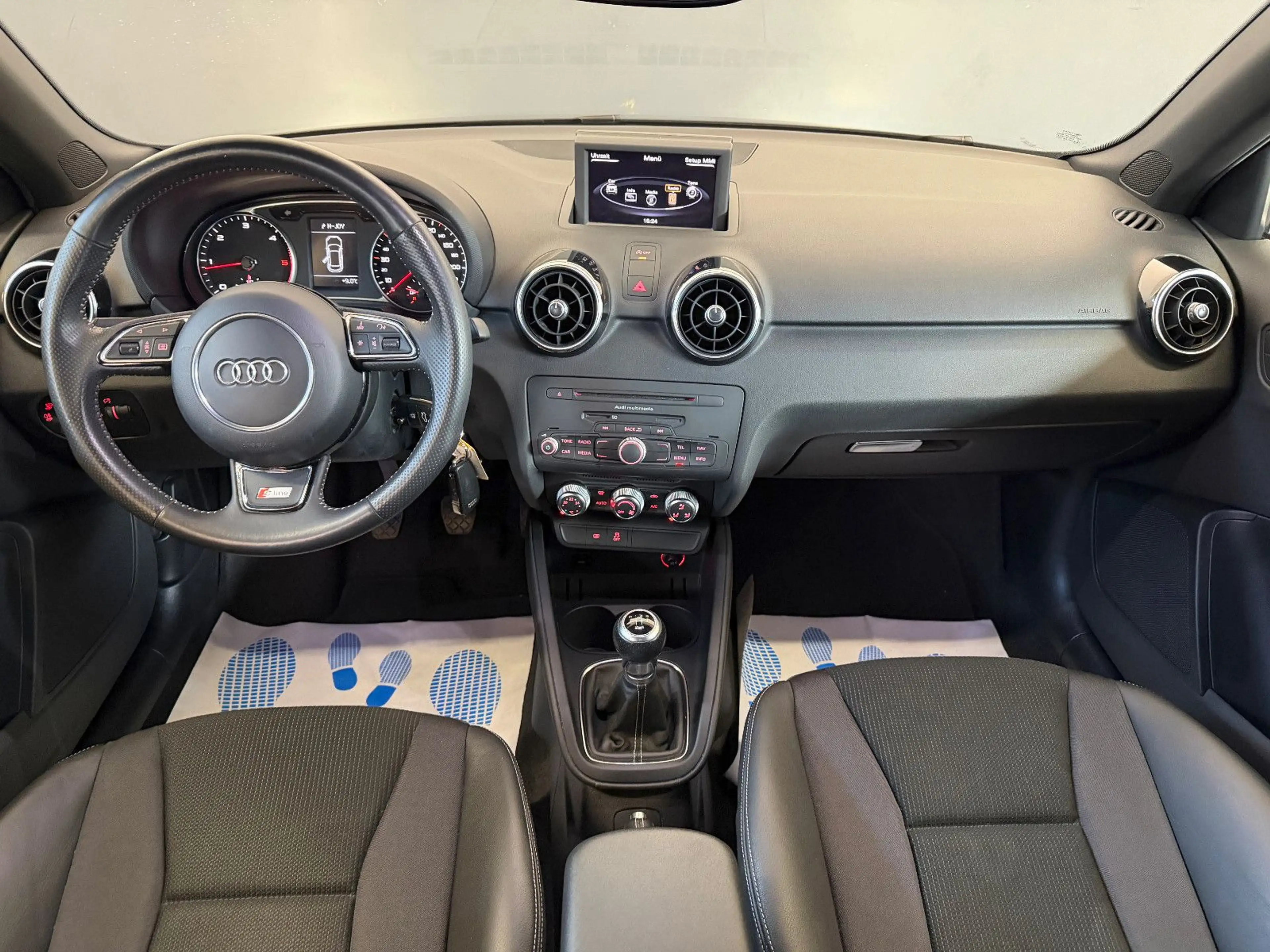 Audi A1 1.6 S-line/Sportpaket/KLIMA/1HAND/TÜV NEU — photo 12