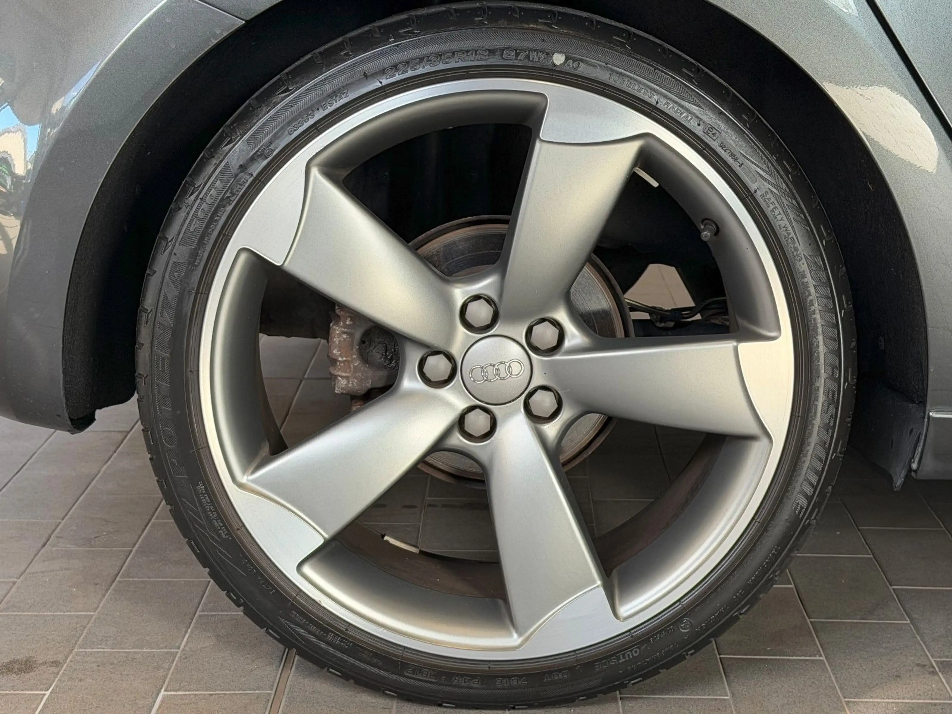 Audi A1 1.6 S-line/Sportpaket/KLIMA/1HAND/TÜV NEU — photo 8