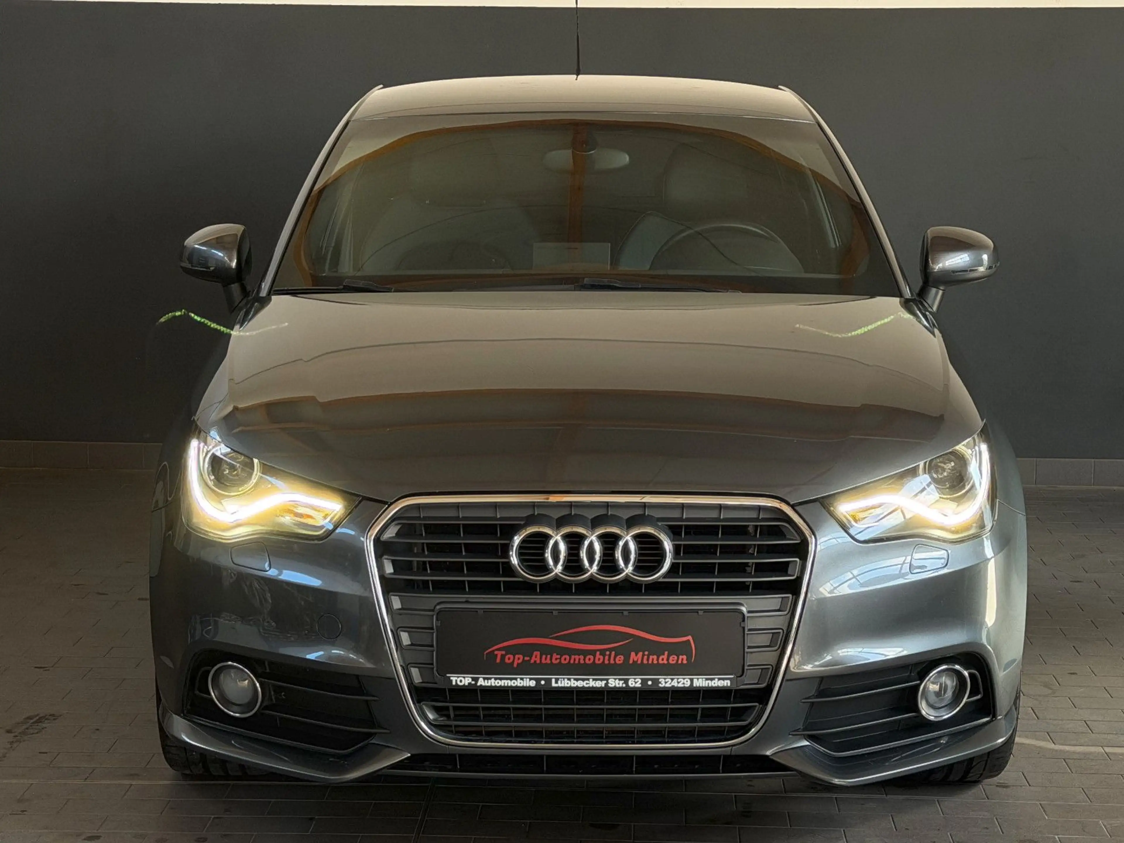 Audi A1 1.6 S-line/Sportpaket/KLIMA/1HAND/TÜV NEU — photo 2