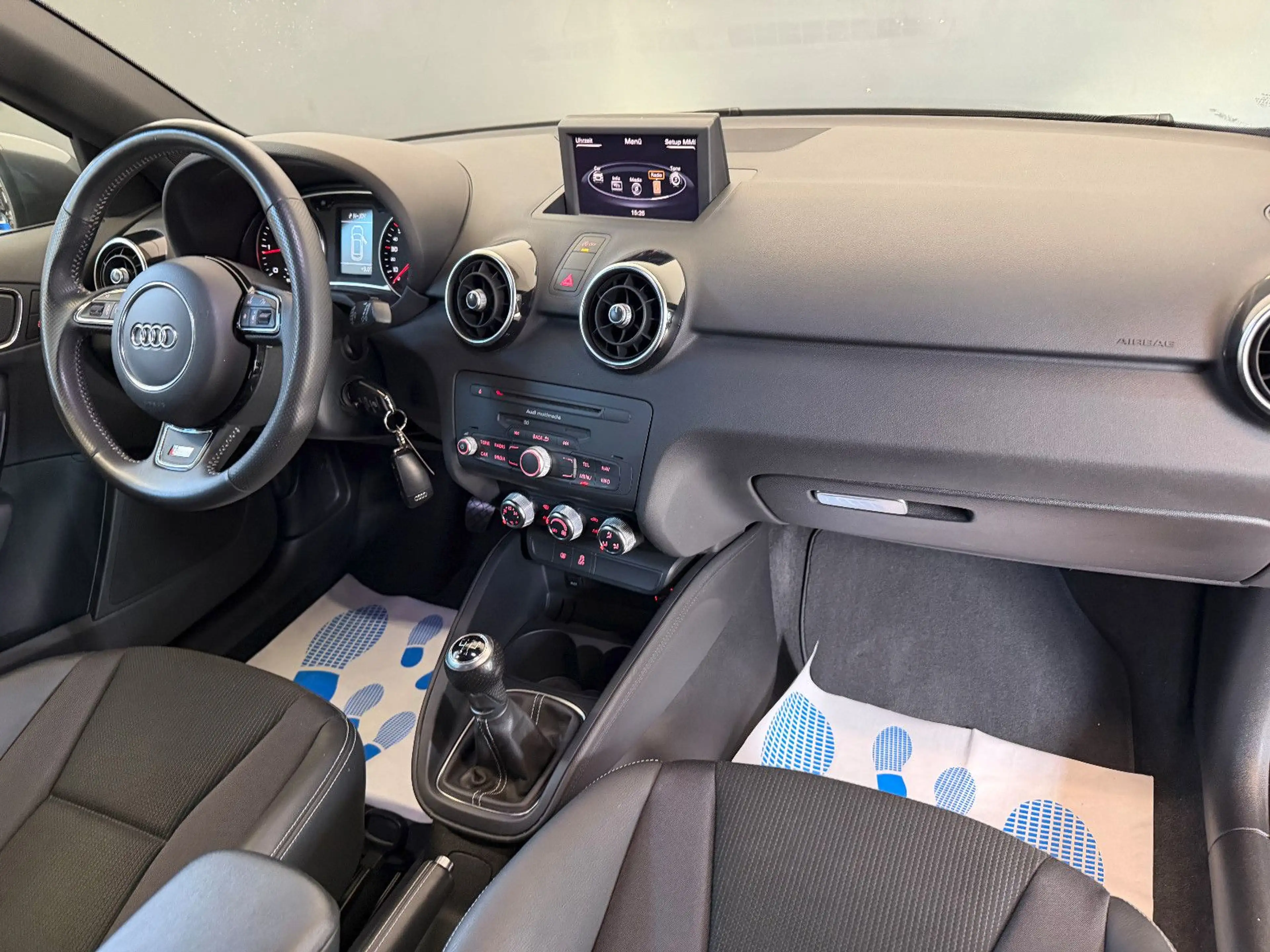 Audi A1 1.6 S-line/Sportpaket/KLIMA/1HAND/TÜV NEU — photo 13