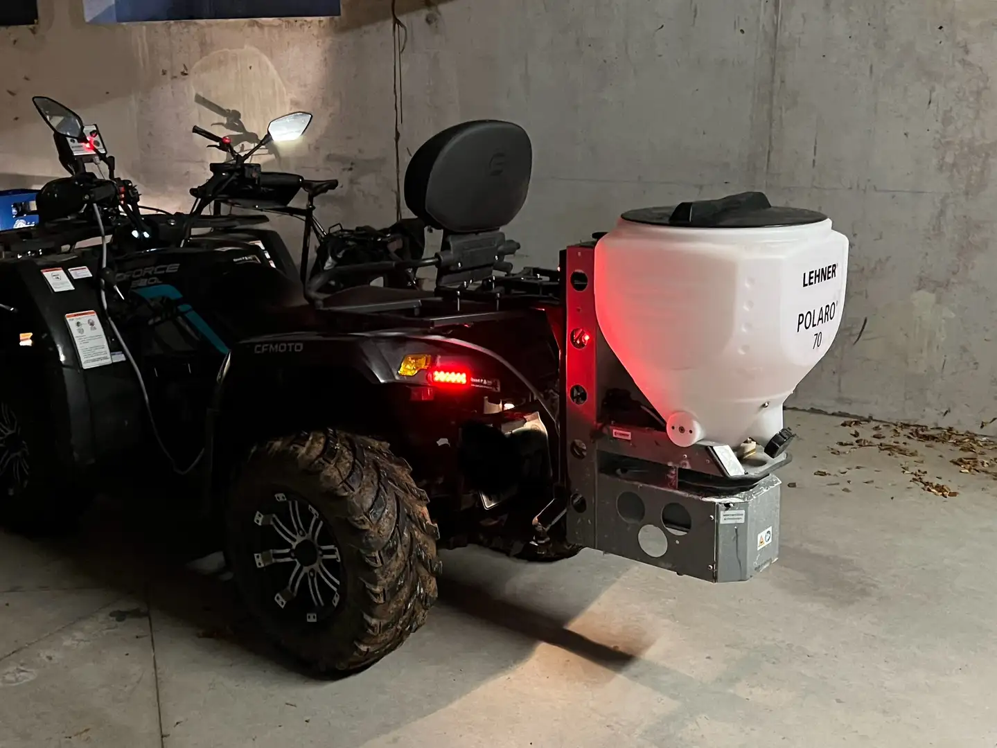 CFMOTO CForce 520 Schwarz - 2
