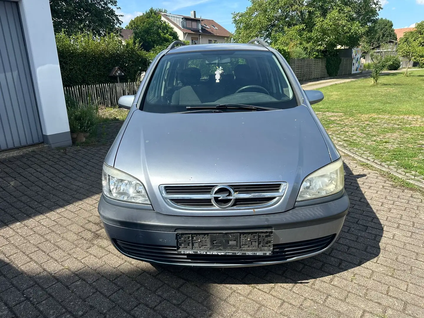 Opel Zafira 2.2 DTI Grau - 2