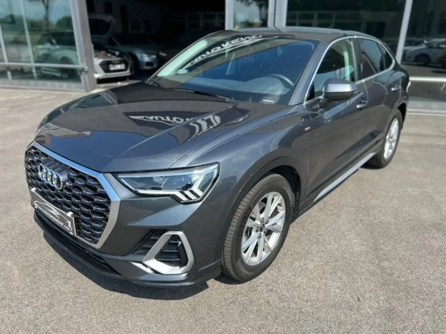 Audi Q3 SPB 35 TFSI S tronic S Line Sportback Oranje - 2