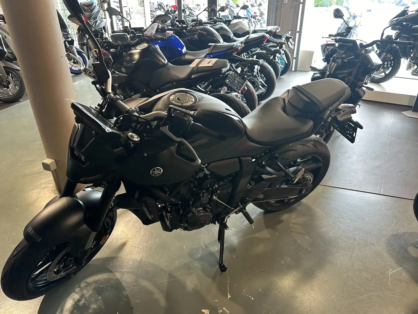 Yamaha MT-07 Schwarz - 2