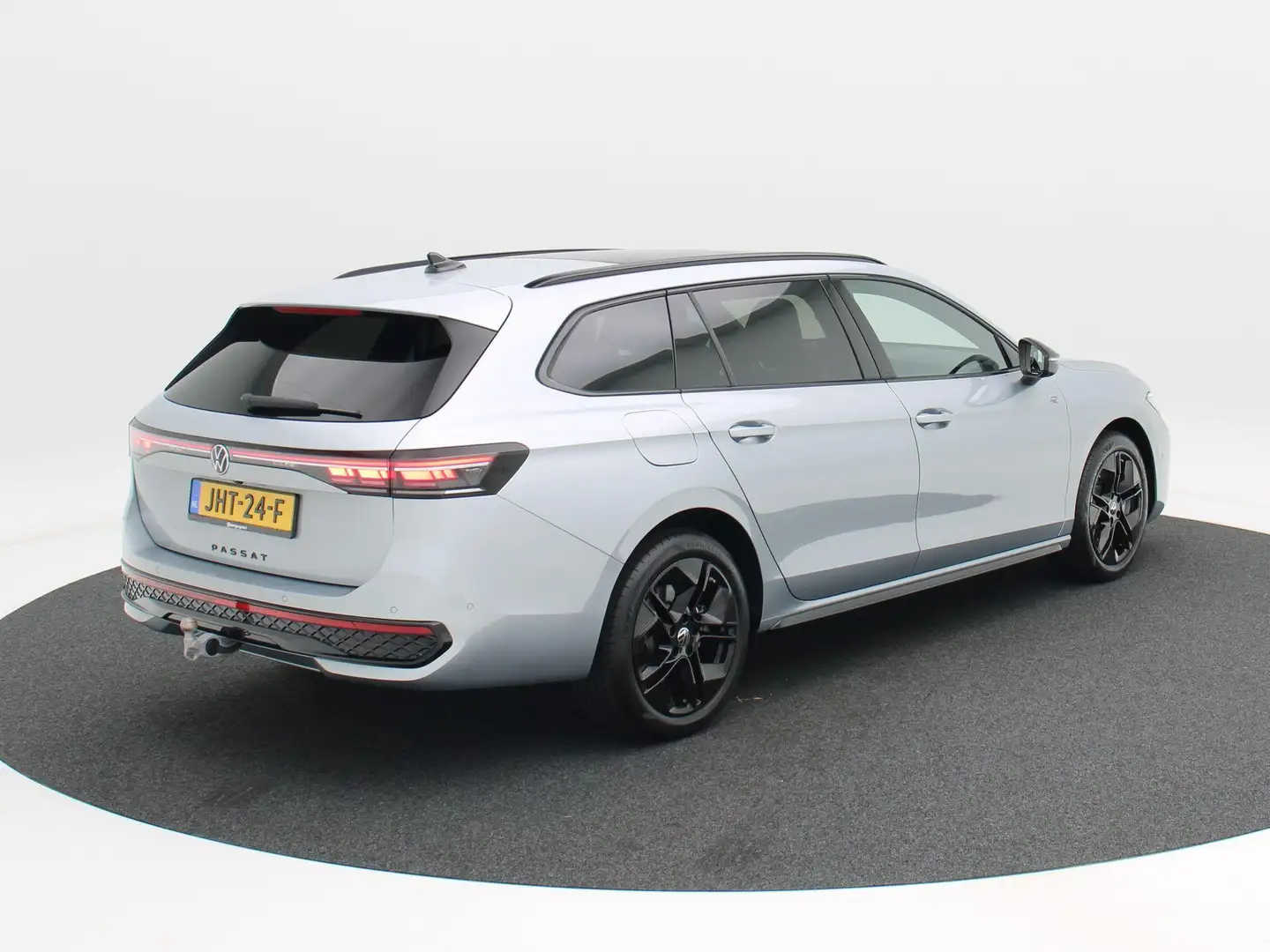 Volkswagen Passat Variant 1.5 eHybrid 272 Pk Automaat R-Line Edition | Trekh Gris - 2