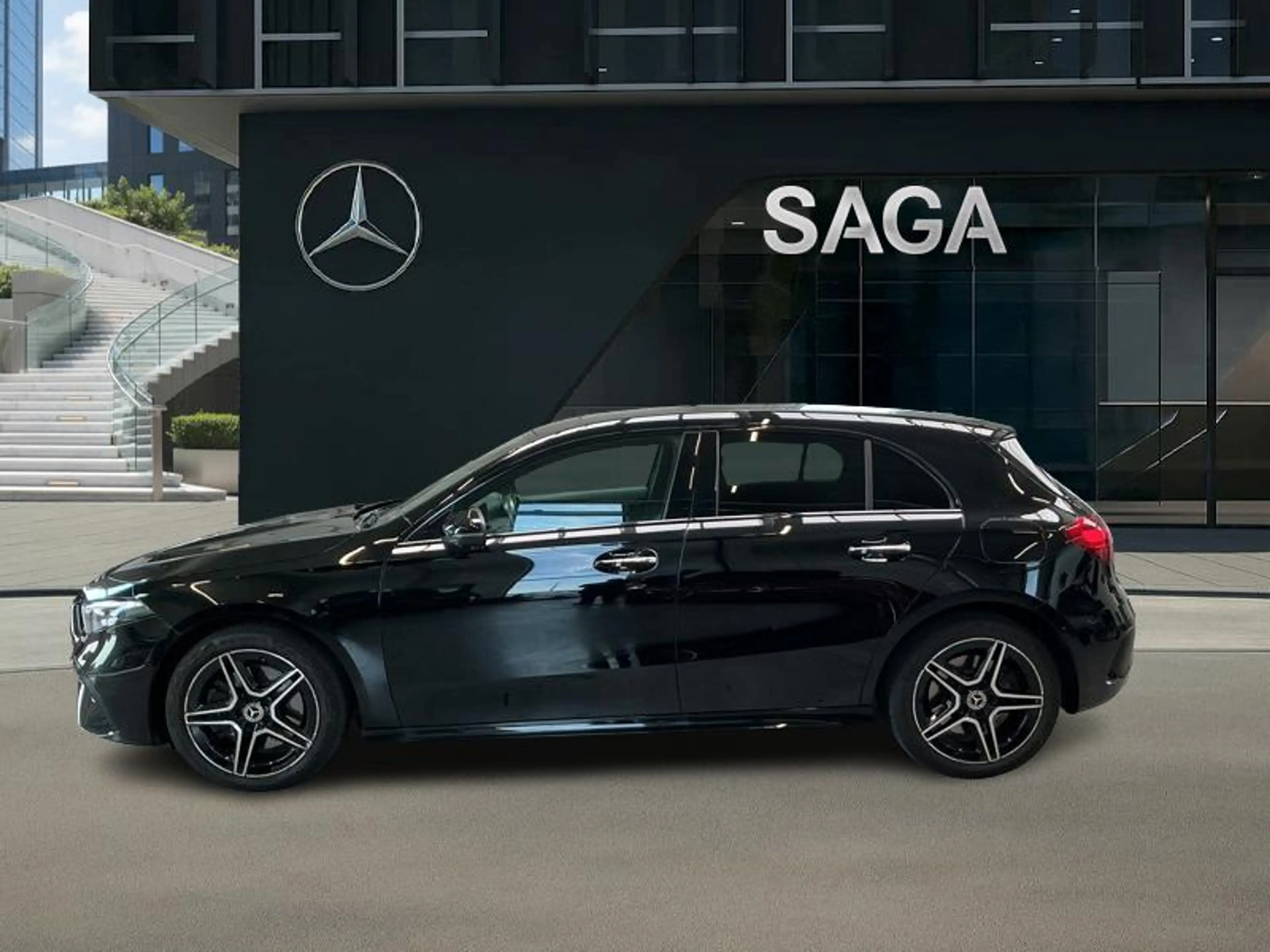Mercedes-Benz A 250 e AMG Pack Night Toit Pano — photo 5