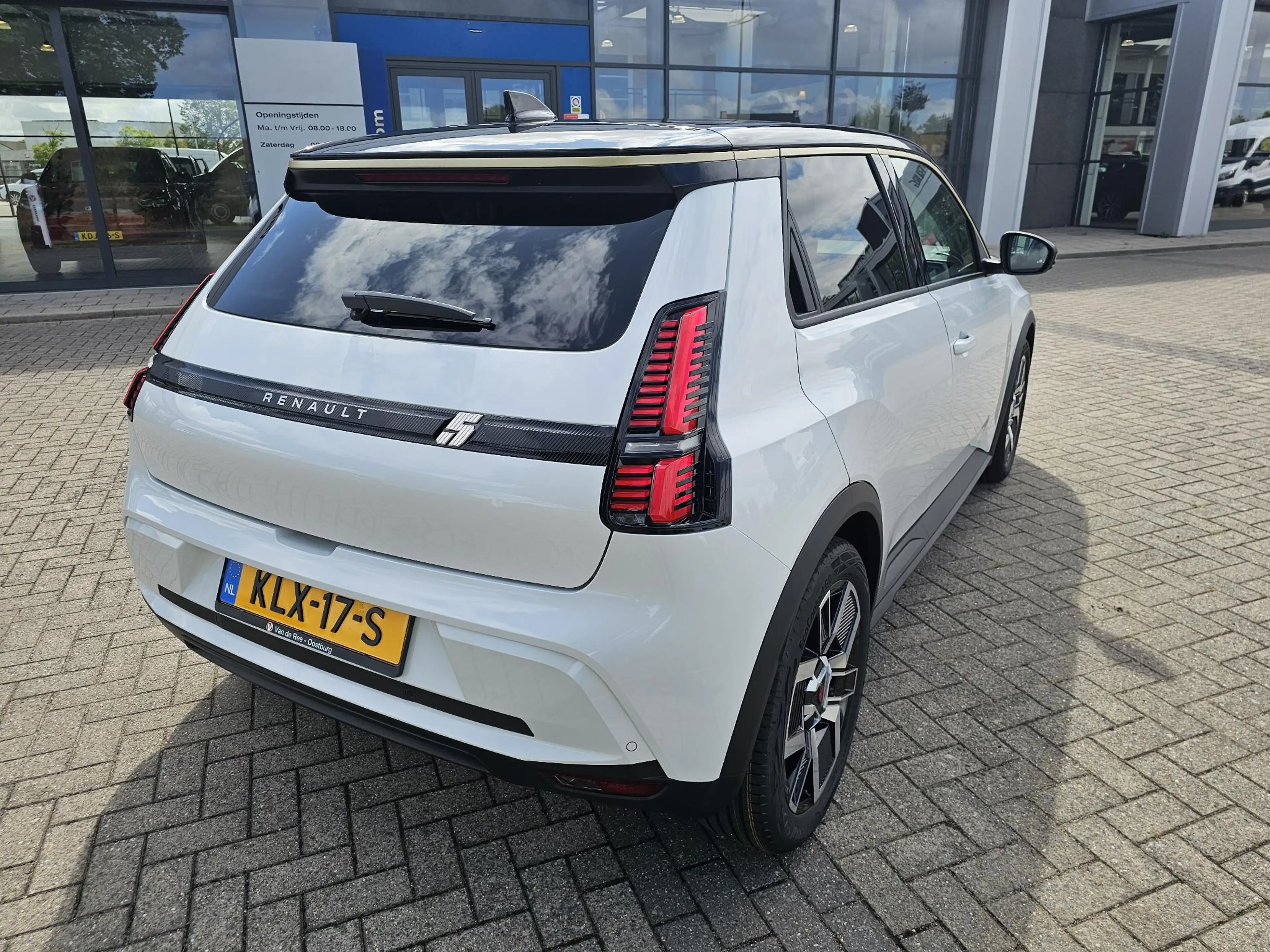 Renault R 5 comfort range techno 52 kWh — photo 4
