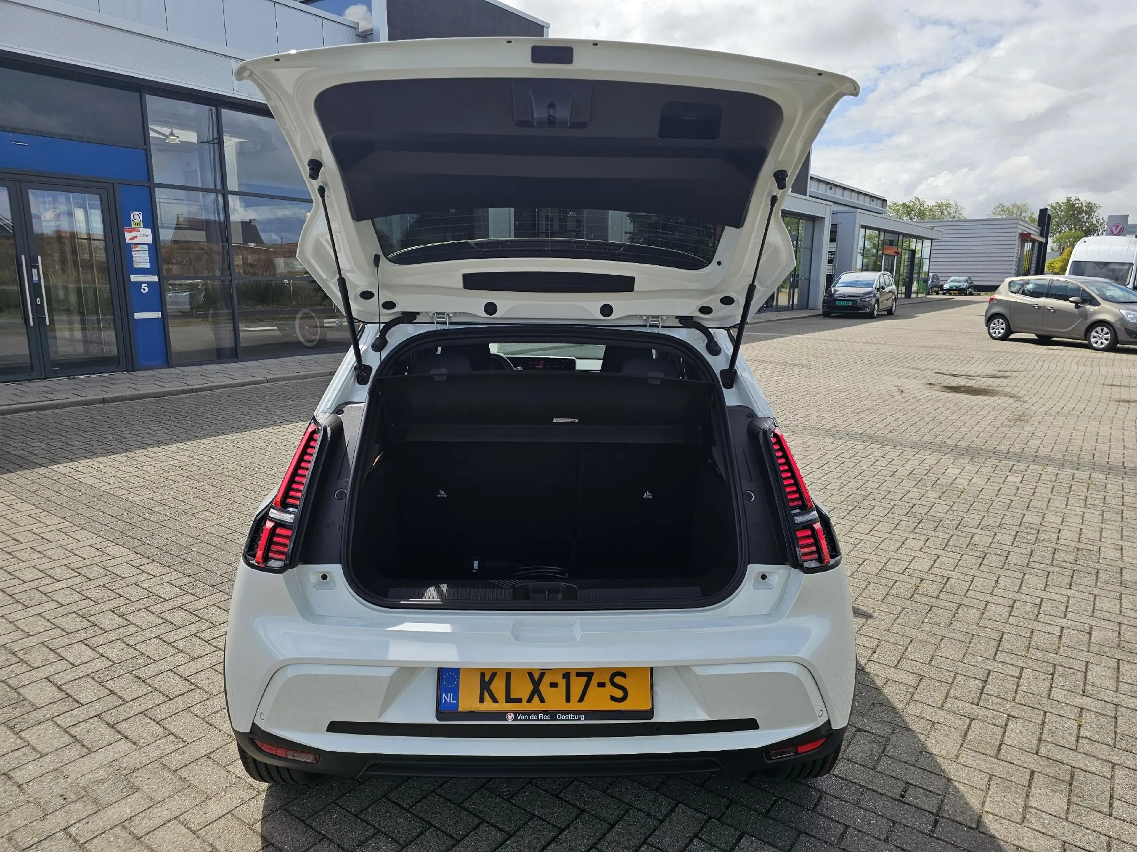 Renault R 5 comfort range techno 52 kWh — photo 5