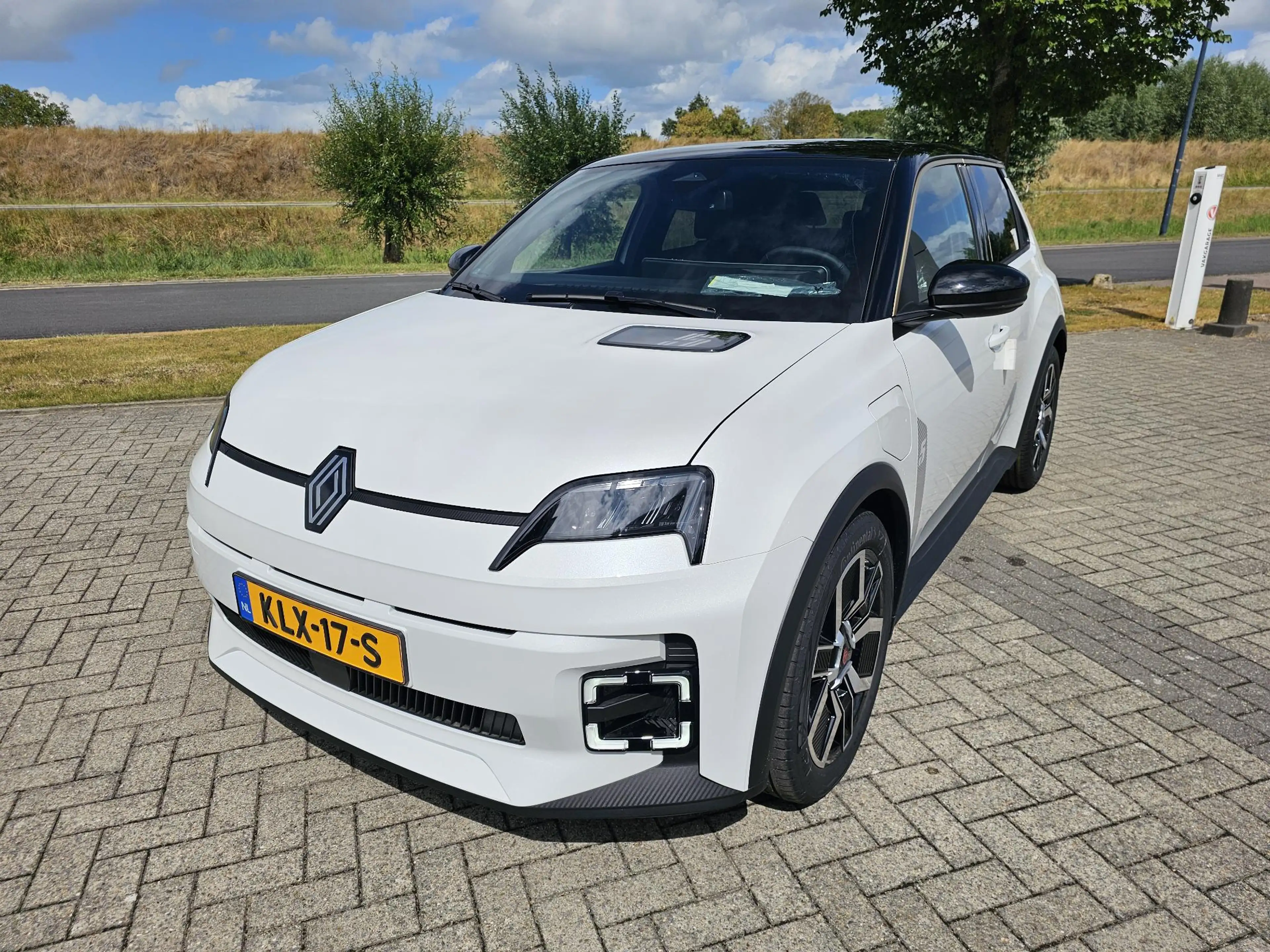 Renault R 5 comfort range techno 52 kWh — photo 6