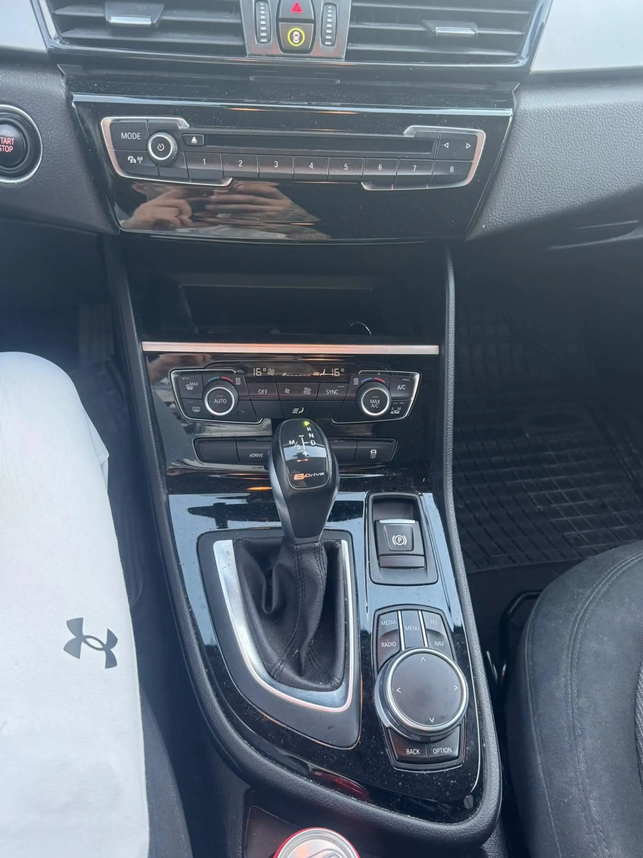 BMW 225 Active Tourer PHEV 225xeA — photo 5