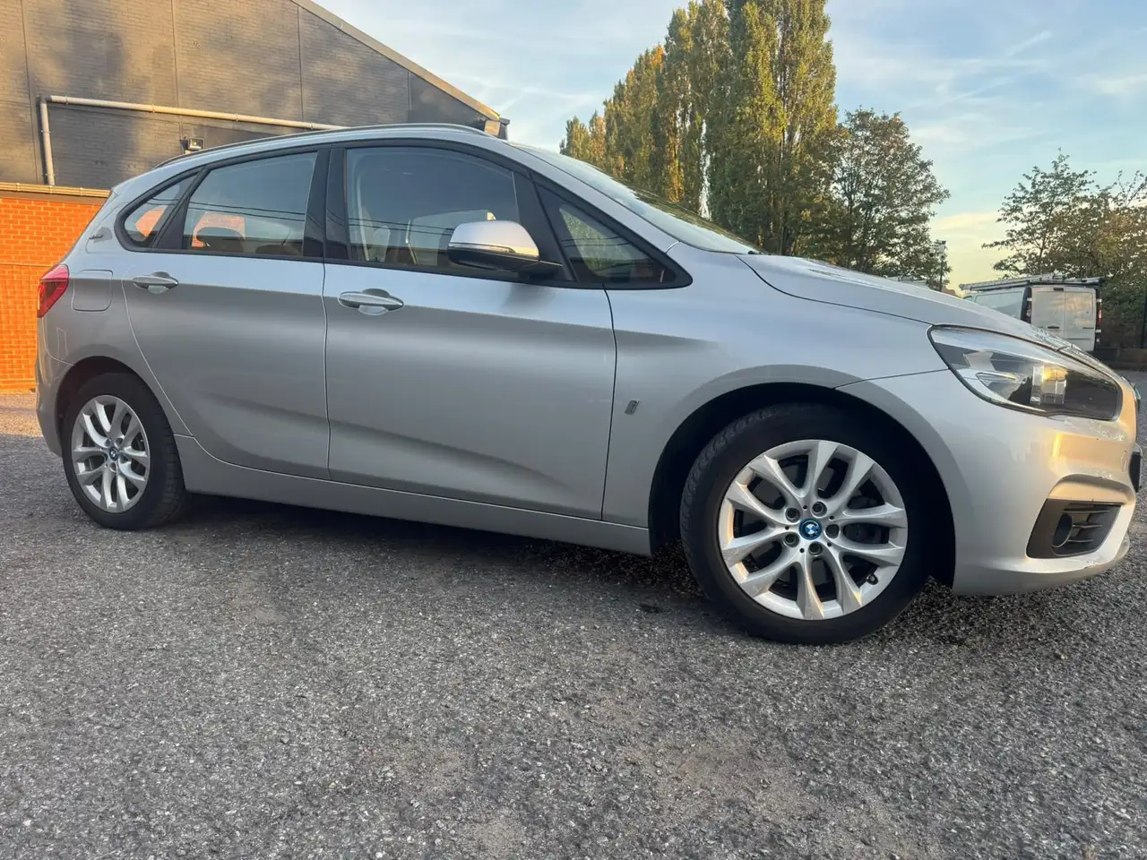 BMW 225