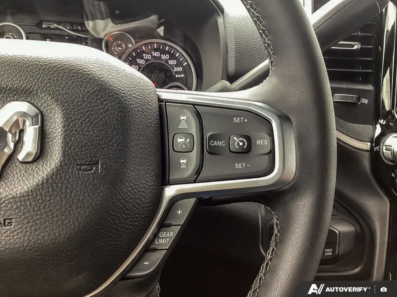 RAM 3500 снимка RAM 3500