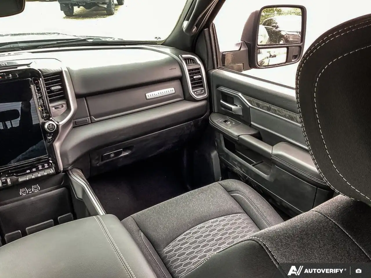 RAM 3500 снимка RAM 3500