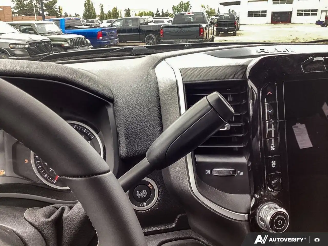 RAM 3500 снимка RAM 3500