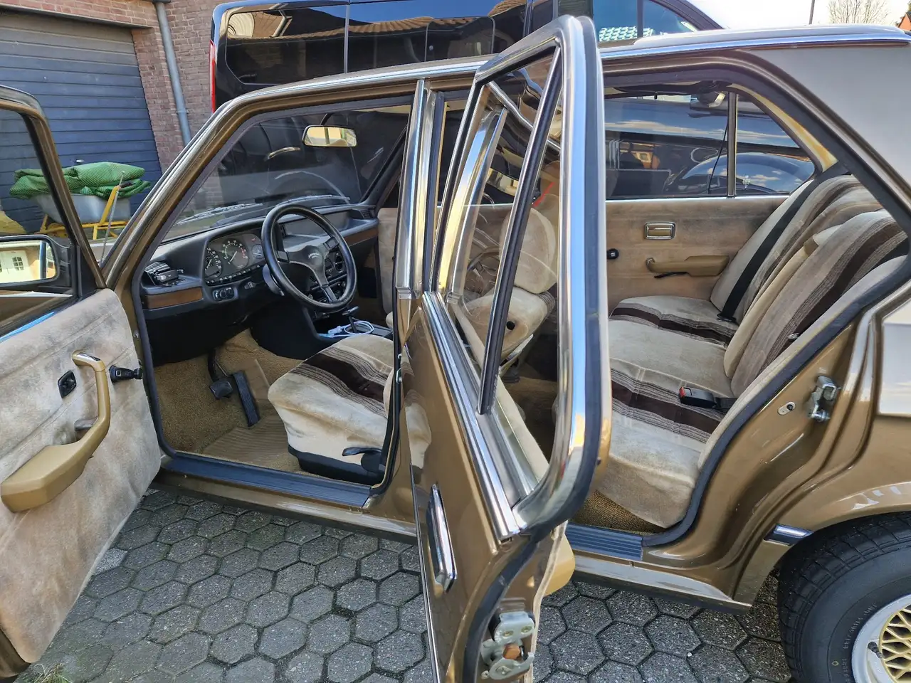 BMW 525i, foto 4