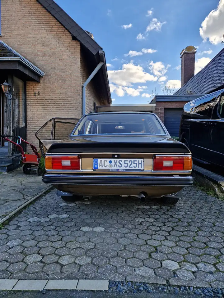 BMW 525i, foto 7