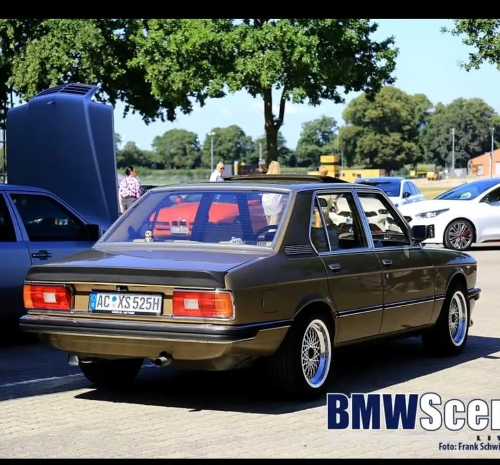 BMW 525i, foto 2