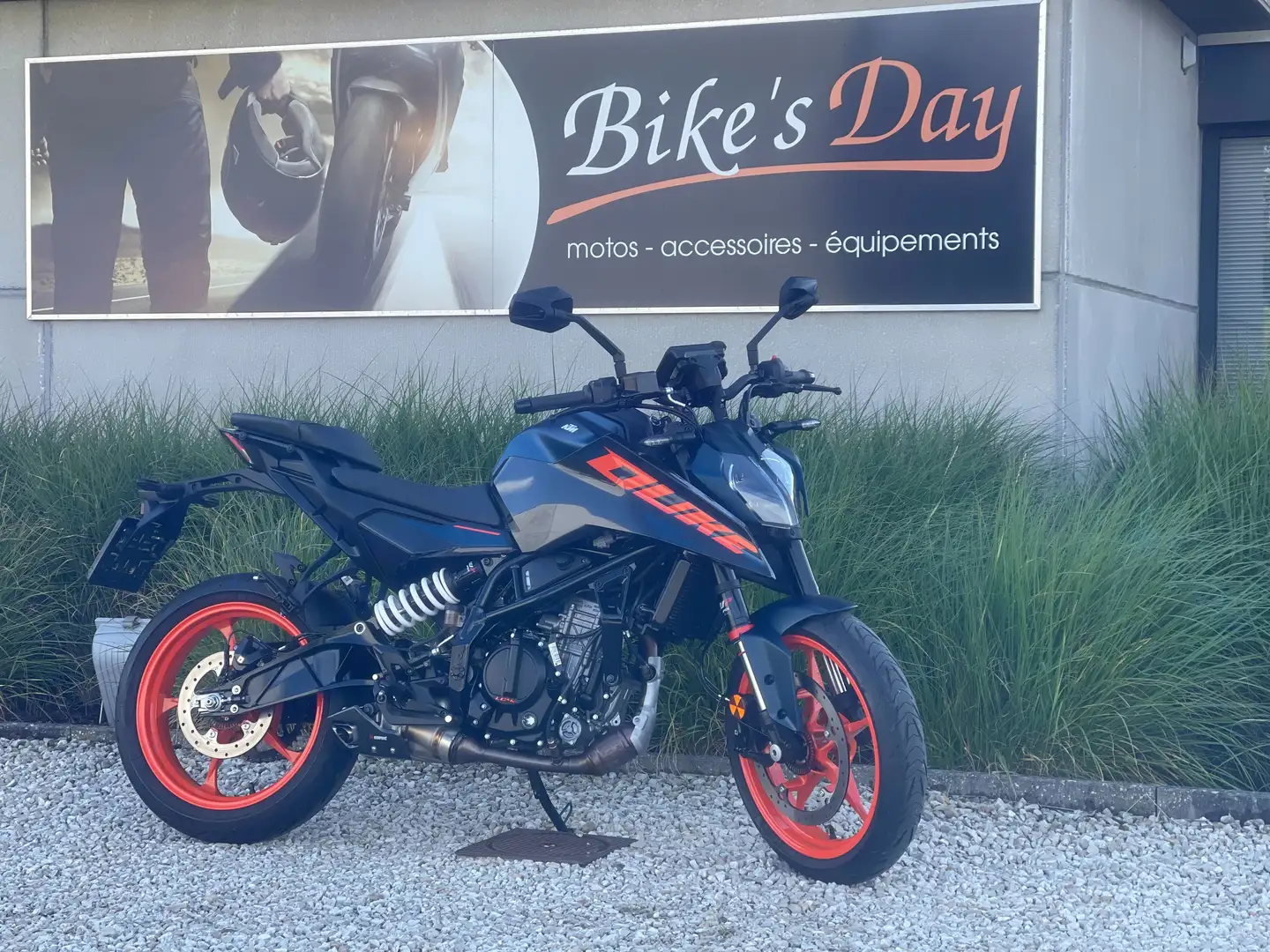 KTM 125 Duke - 1