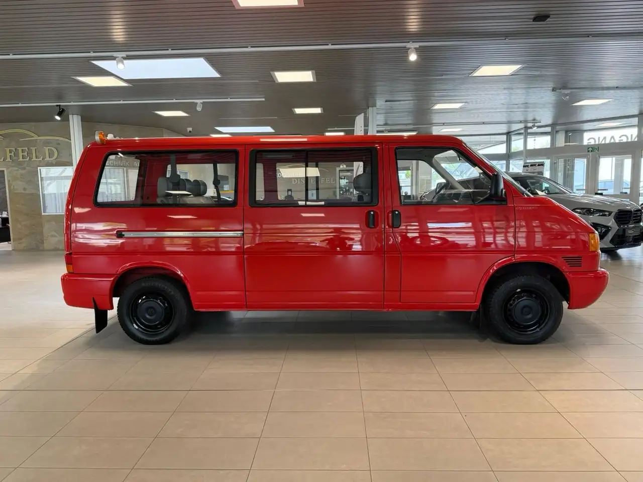 Volkswagen T4 Kombi 2,5 Ltr. - 81 kW ex Einsatzleitfahrzeug 8 Sitze, foto 8