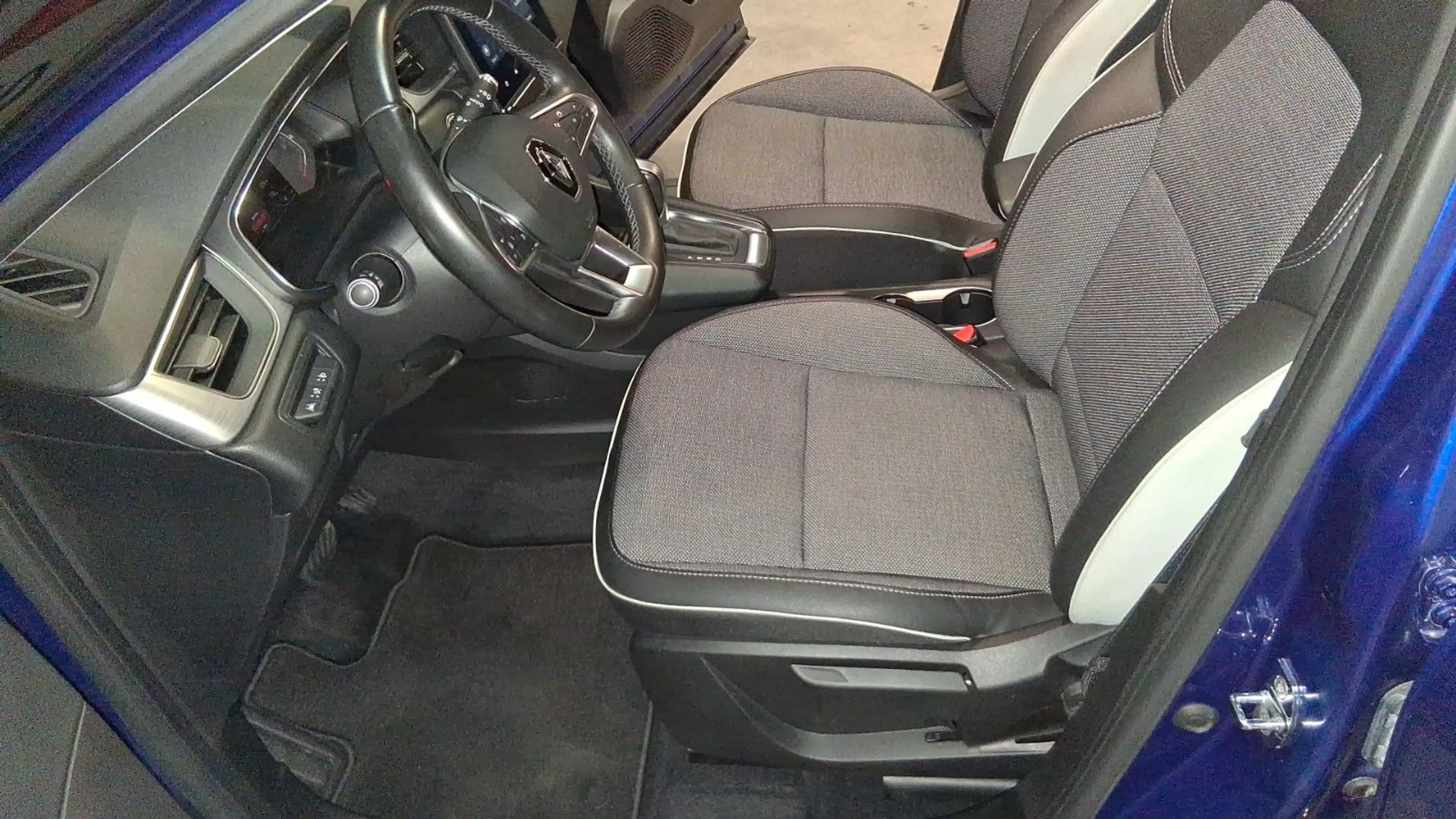 Renault Captur II Intens Aut. Navi Kliaaut. Temp. Sitzh. — photo 17