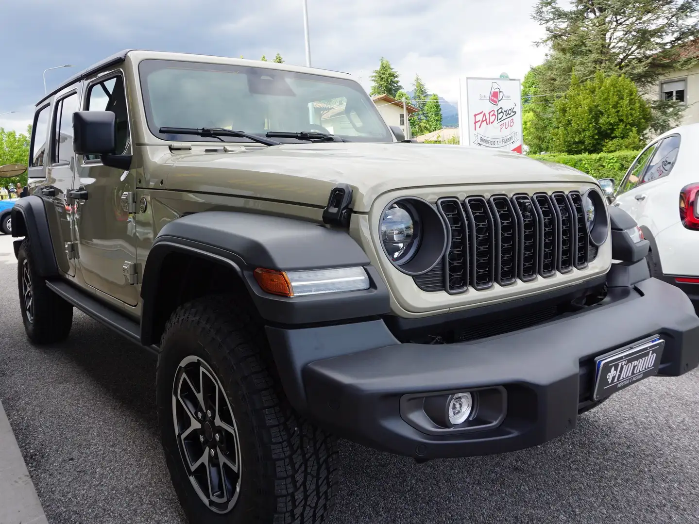 Jeep Wrangler RUBICON 270cv BZ vernice personalizzabile Beige - 2